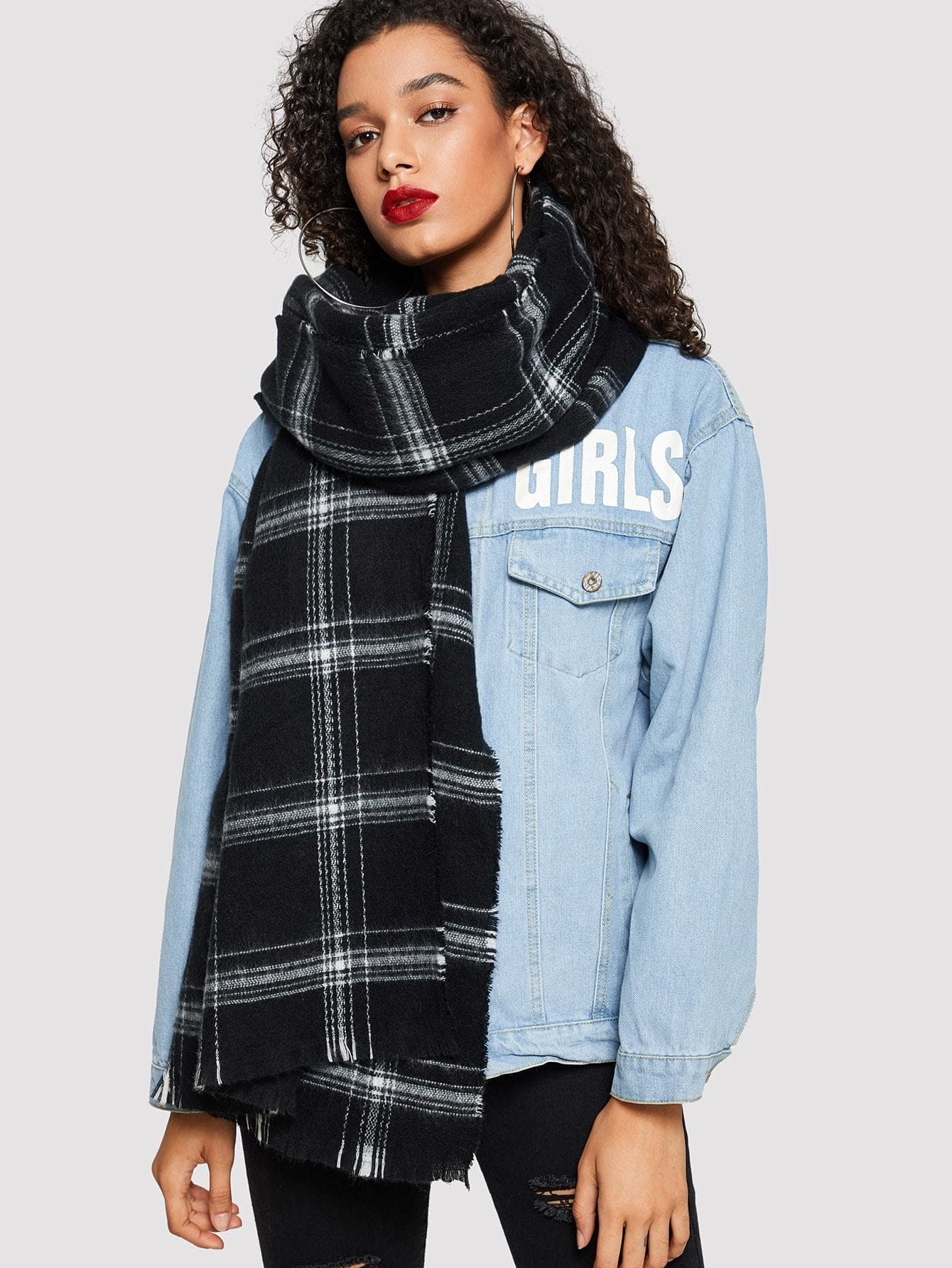 Black and White Frayed Trim Plaid Scarf