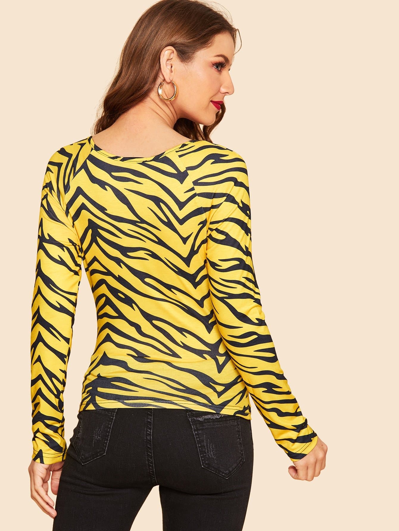 V Neck Ruched Front Raglan Sleeve Tiger Print Top