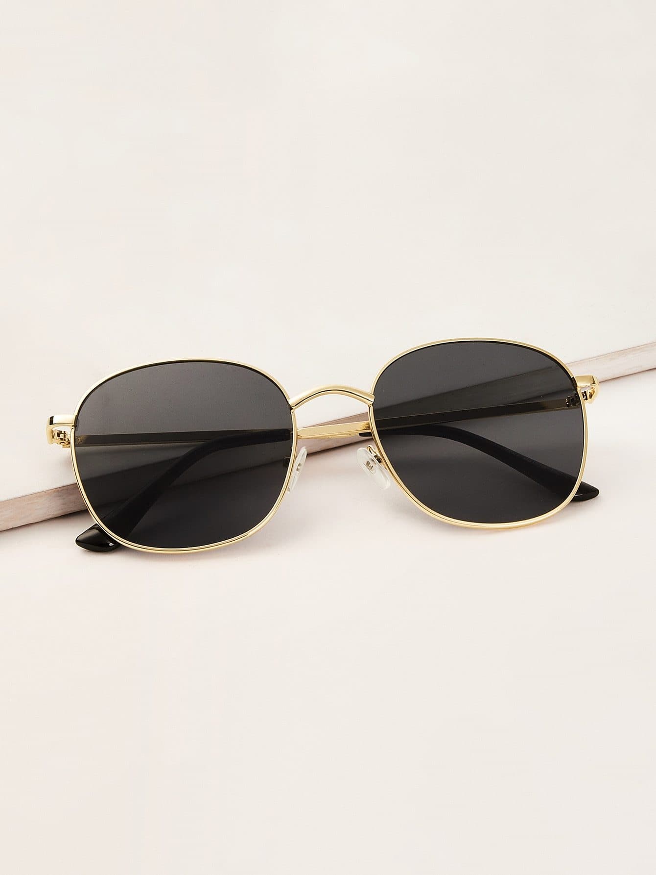 Black Metal Frame Sunglasses