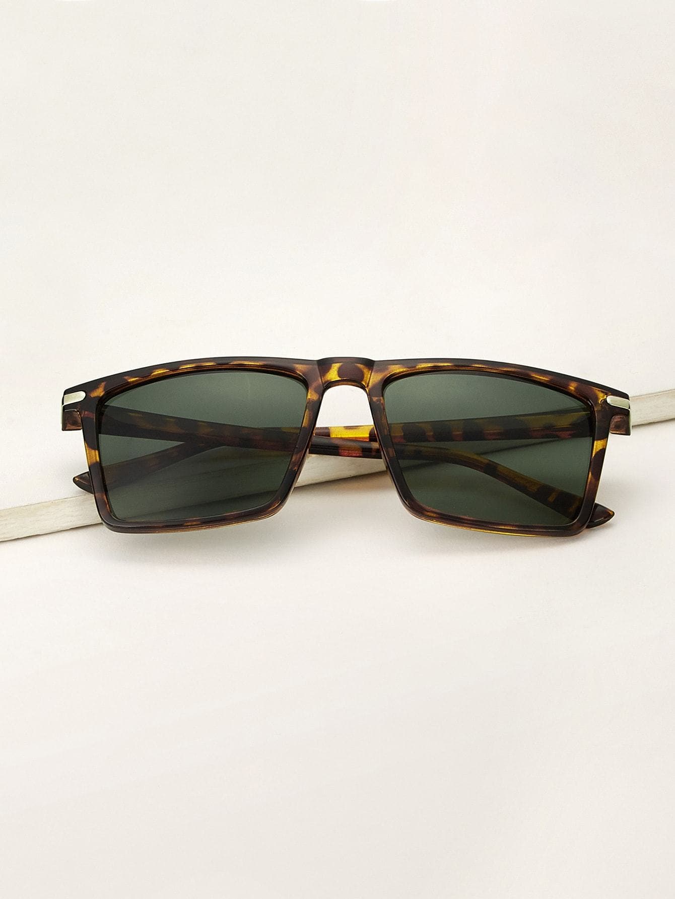 Tortoiseshell Frame Tinted Lens Sunglasses