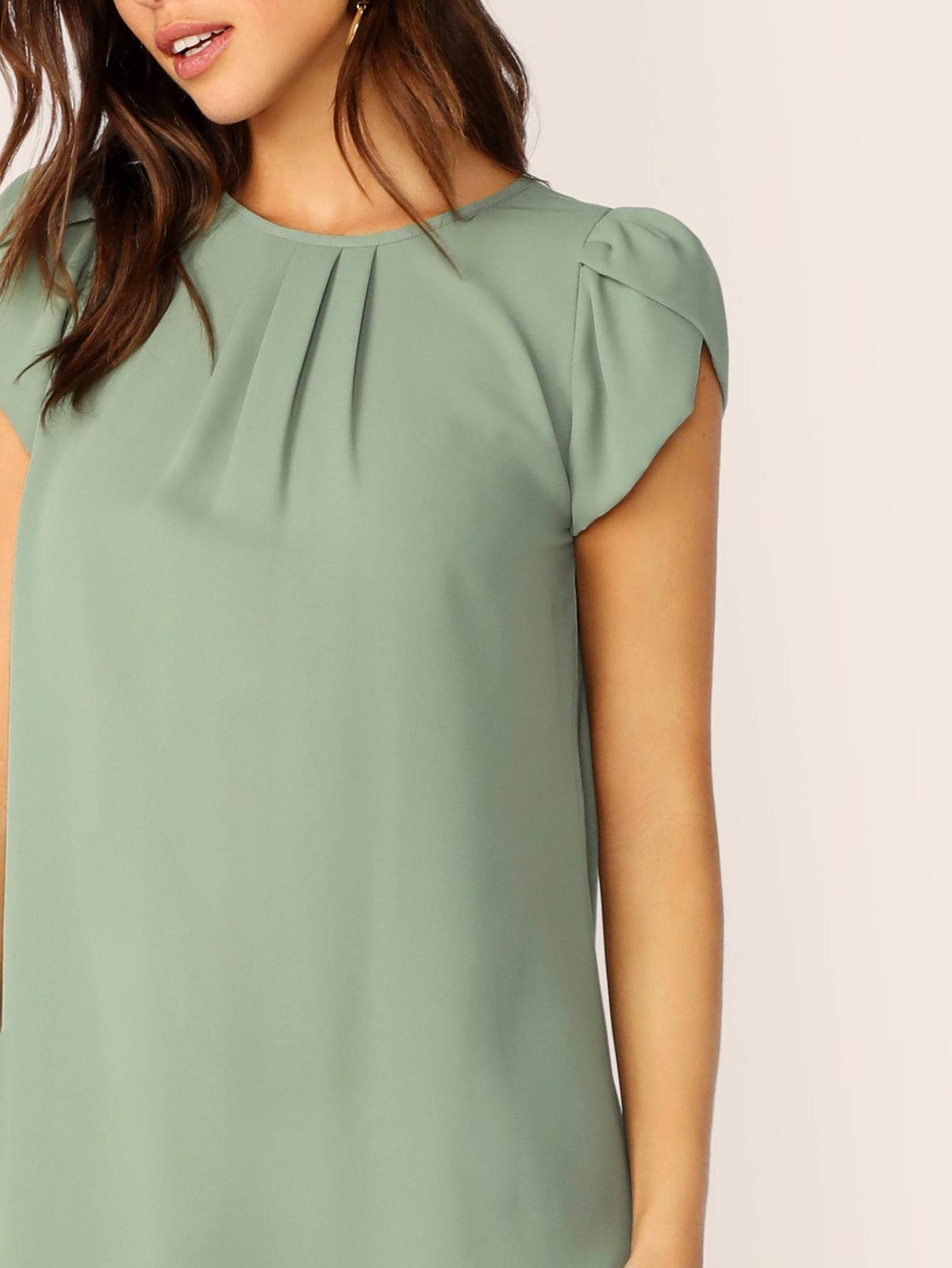 Green Round Neck Petal Sleeve Pleated Front Dress