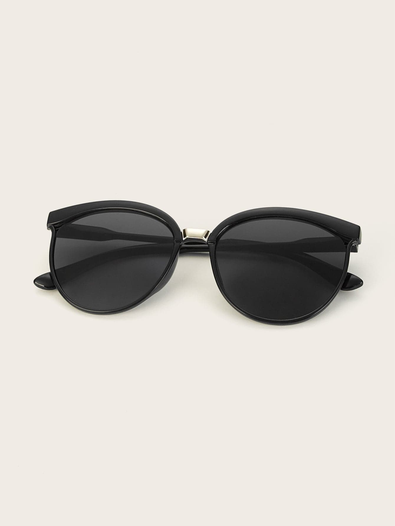 Black Plain Frame Tinted Lens Sunglasses