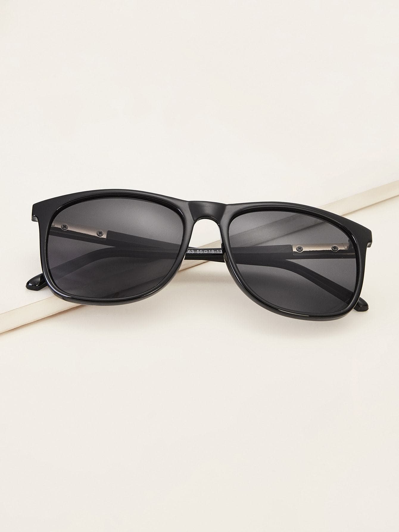 Black Solid Frame Flat Lens Sunglasses
