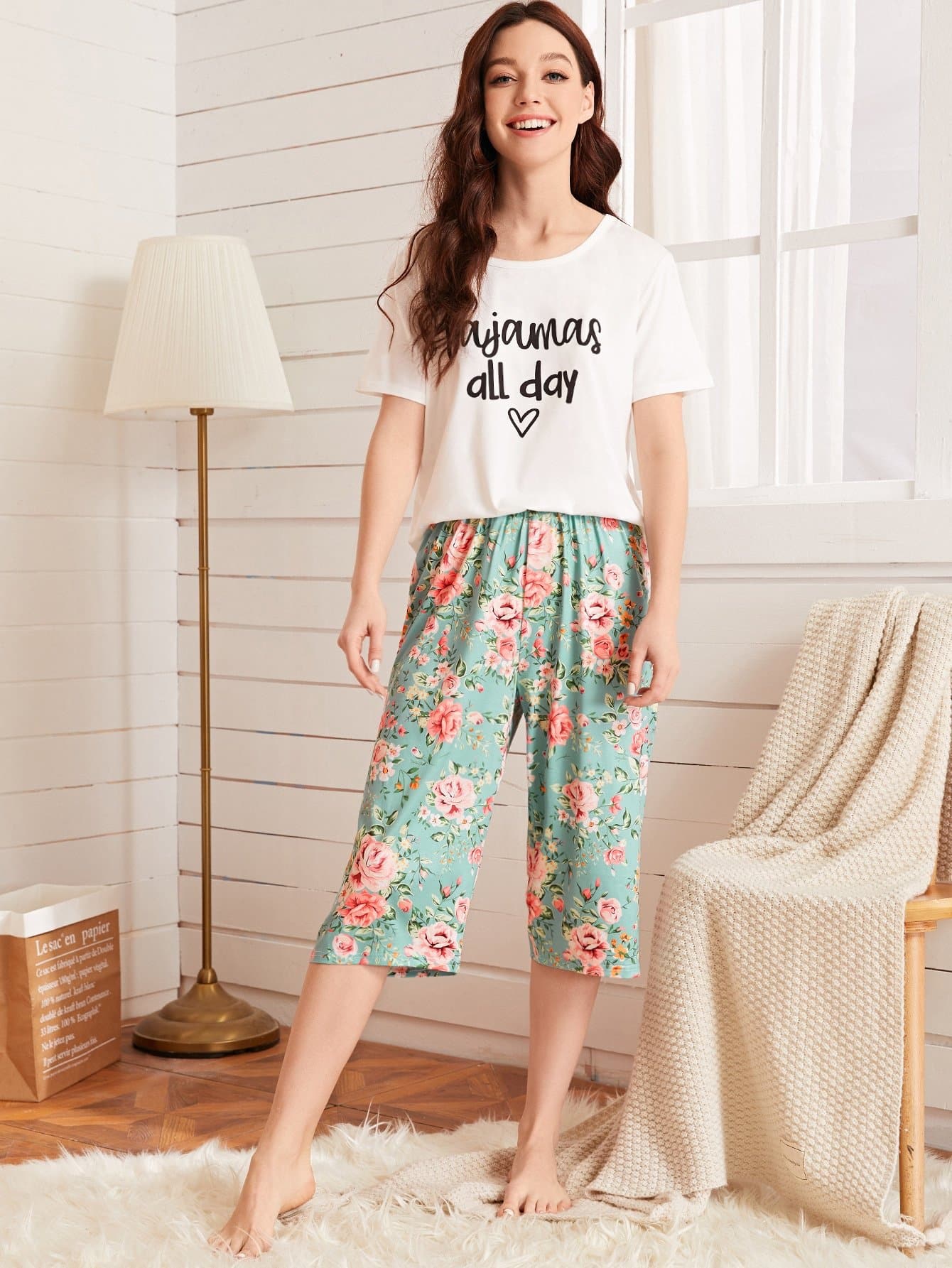 Round Neck Floral and Letter Graphic Pyjama Sleepwear Set