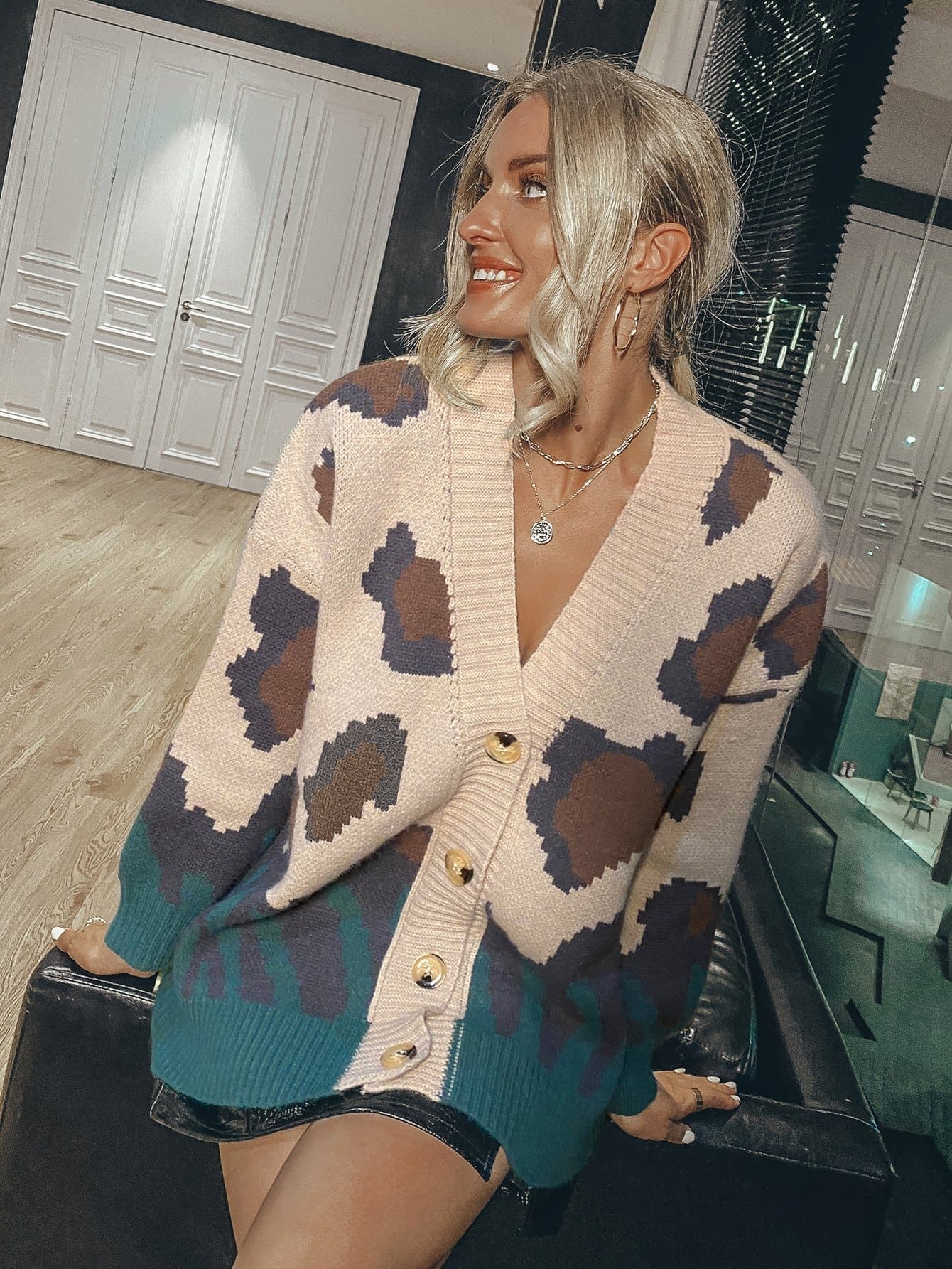 V-Neck Graphic Pattern Drop Shoulder Oversized High Stretch Cardigan