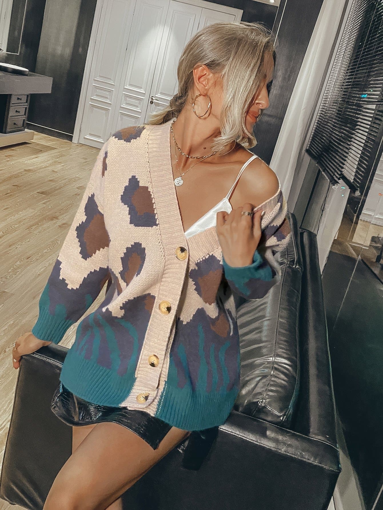V-Neck Graphic Pattern Drop Shoulder Oversized High Stretch Cardigan