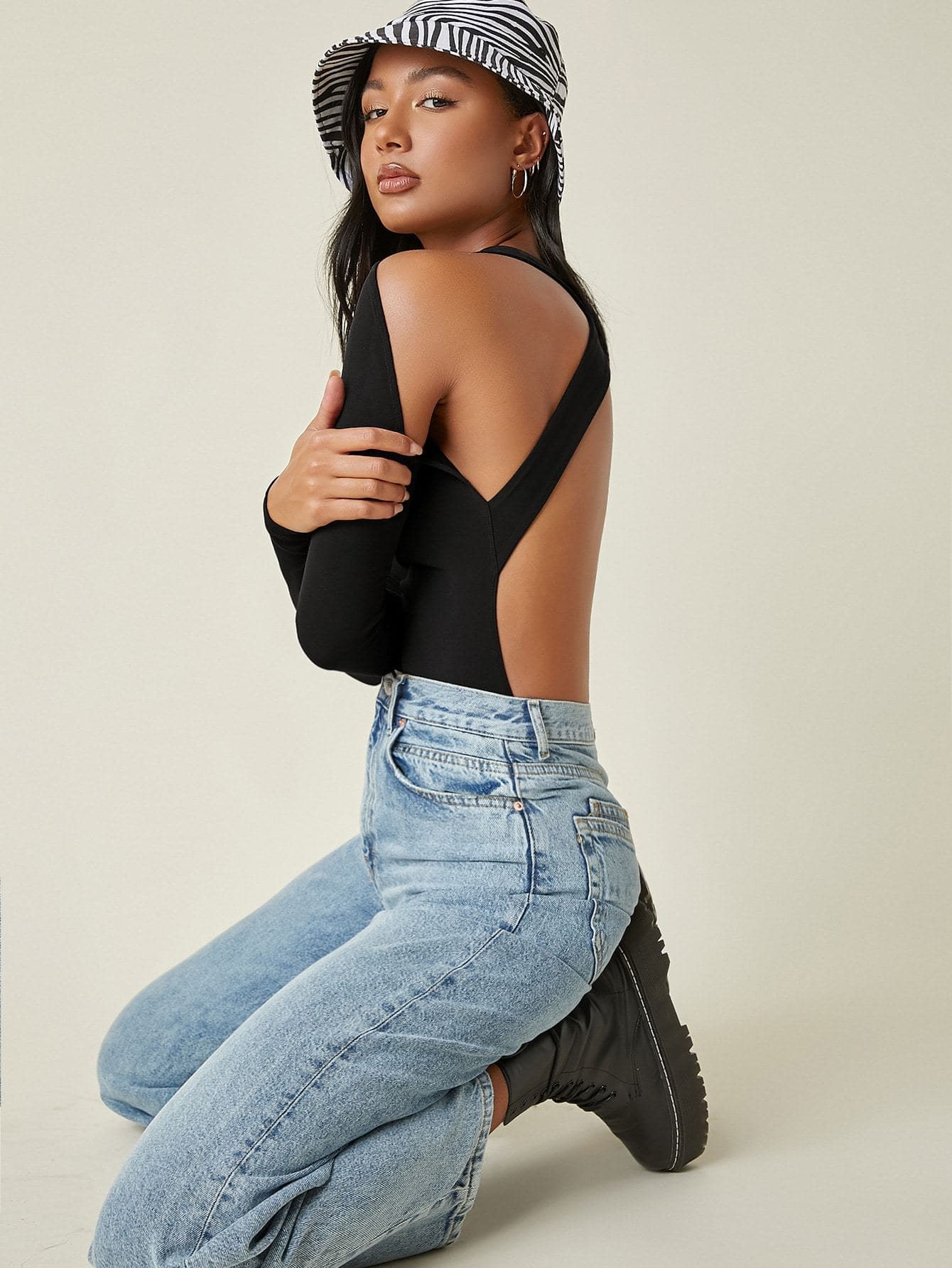 Black Round Neck Criss Cross Back Skinny Bodysuit