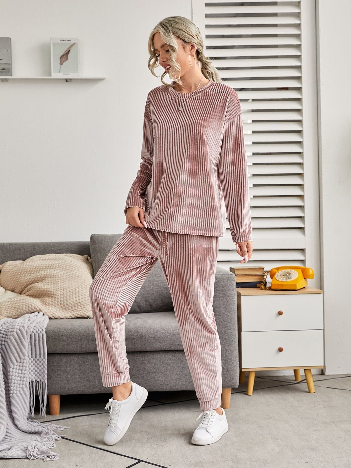 Round Neck Drop Shoulder Velvet Lounge Sleepwear Set