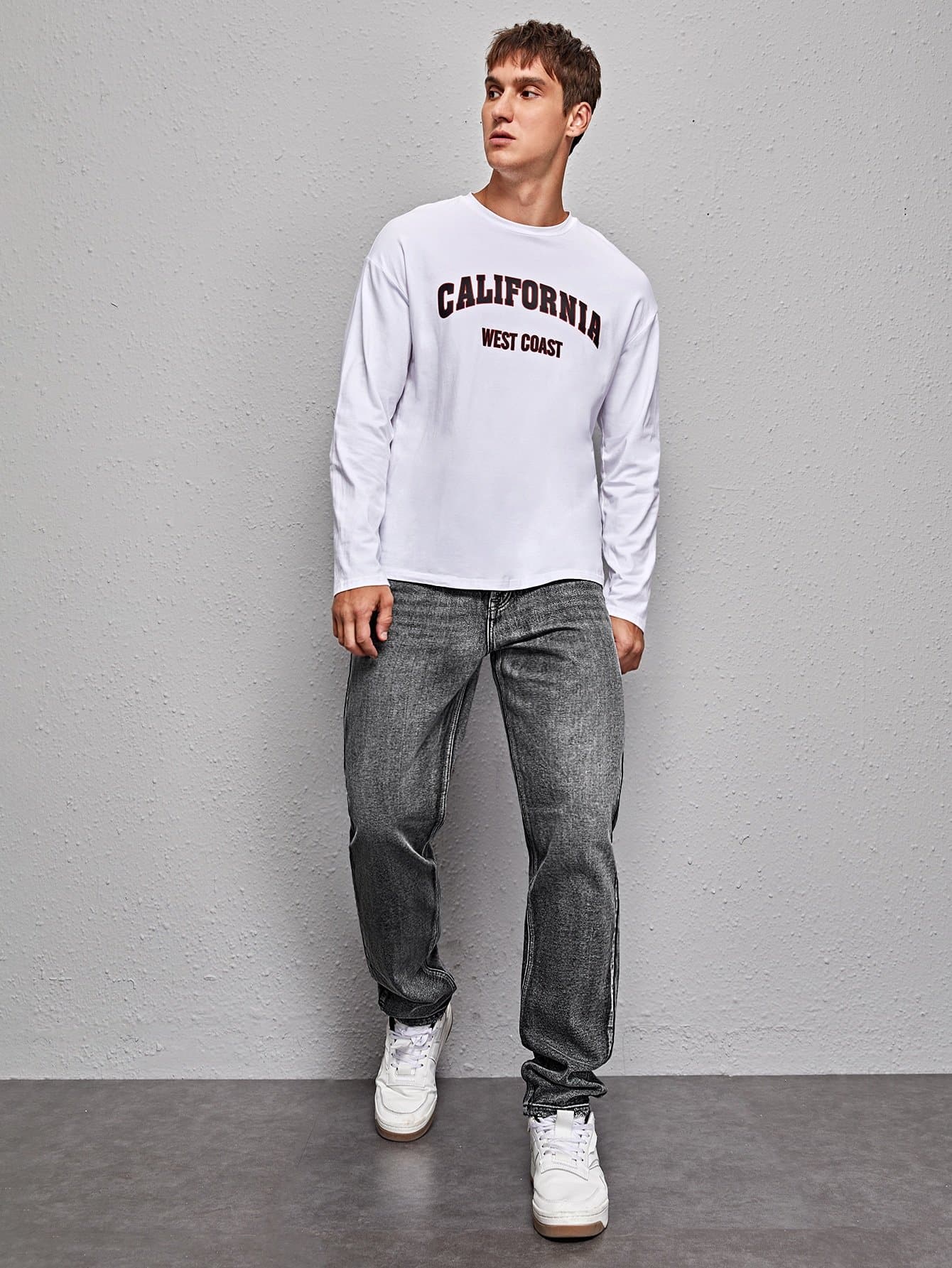 Snow Wash Straight Leg Zipper Fly Jeans