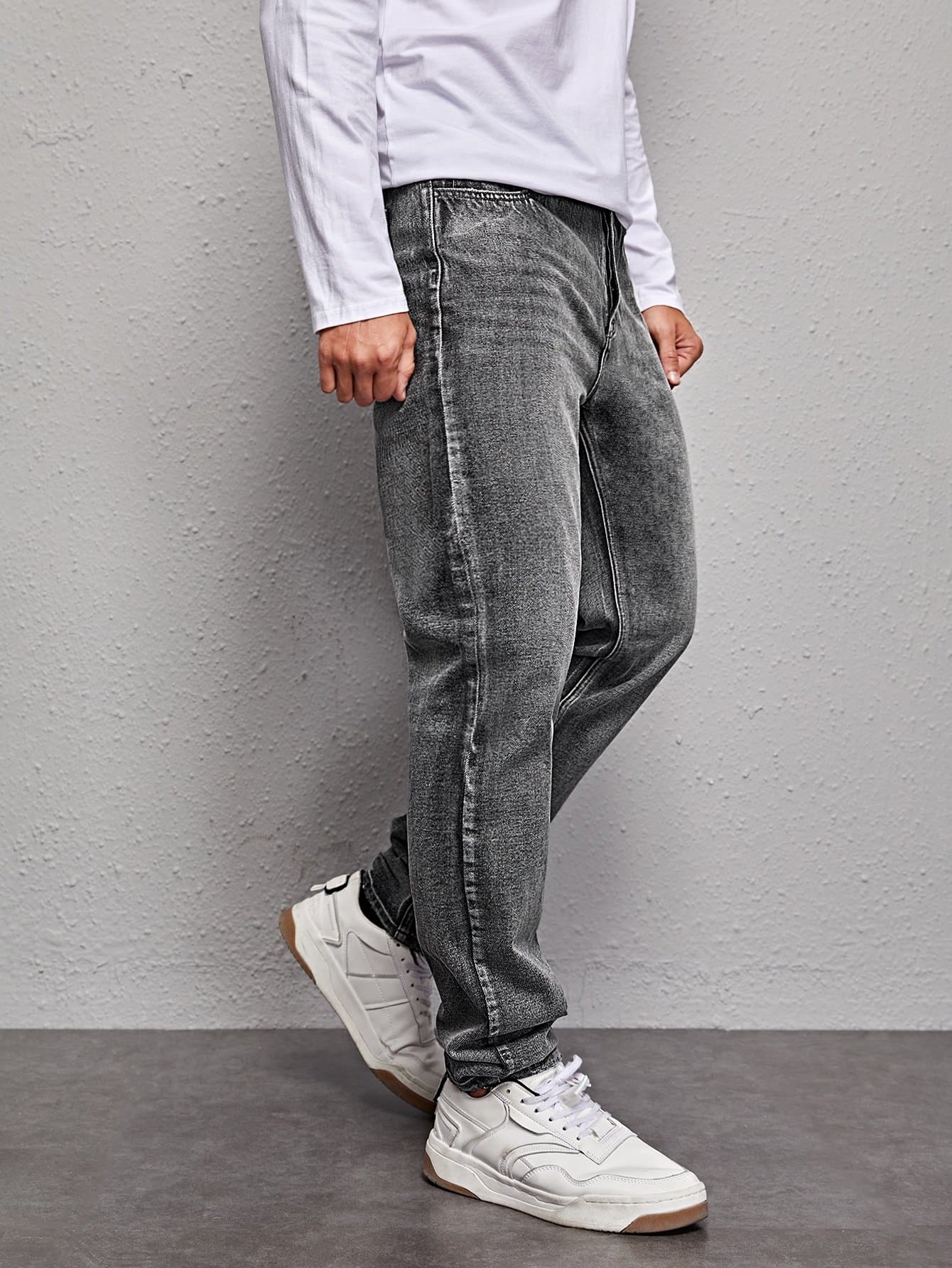 Snow Wash Straight Leg Zipper Fly Jeans