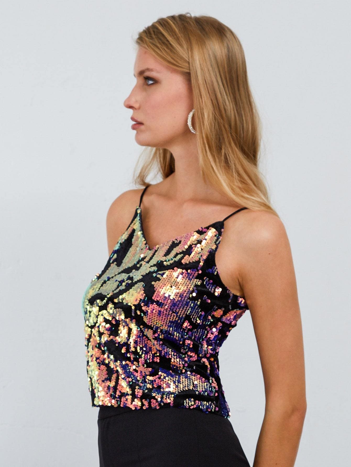 Spaghetti Strap Slim Fit Sequin Crop Top