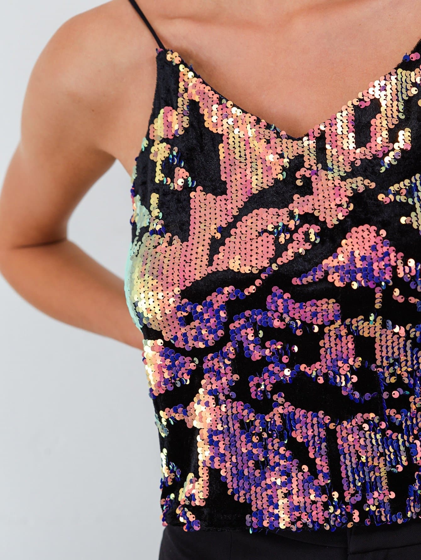Spaghetti Strap Slim Fit Sequin Crop Top