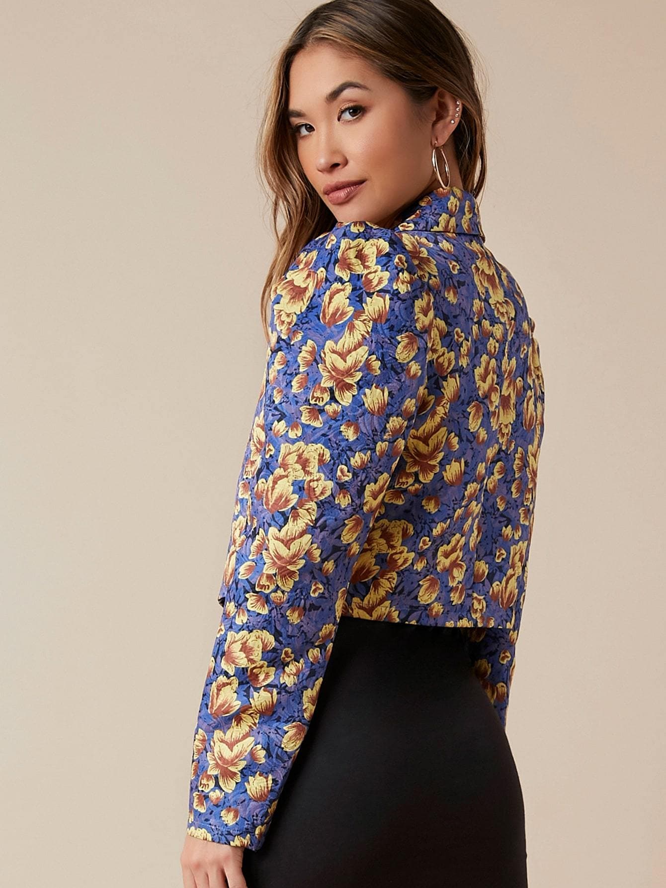 Label Neck Peak Collar Gigot Sleeve Floral Blazer
