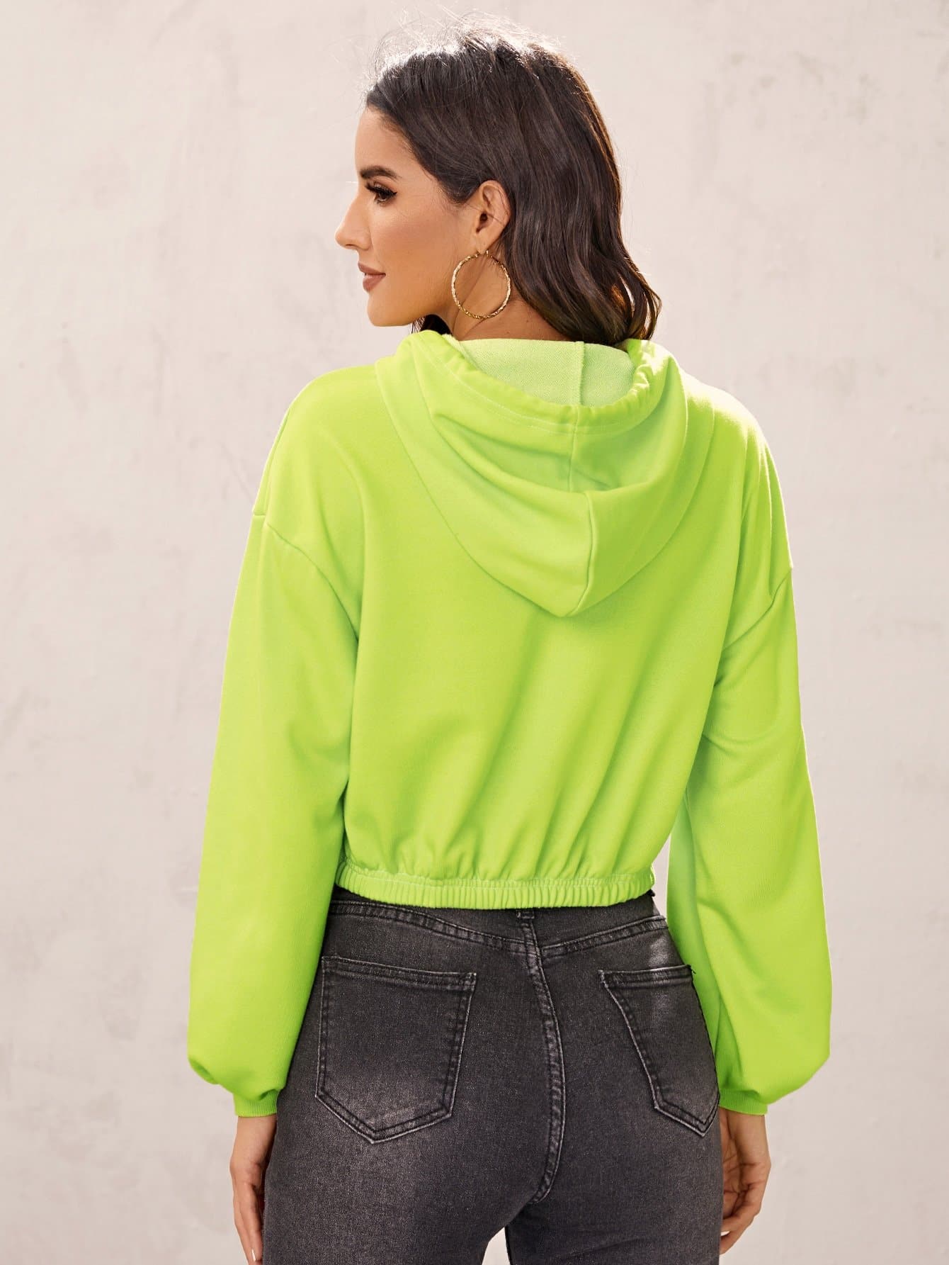 Drop Shoulder Drawstring Detail Letter Graphic Crop Hoodie Pullover