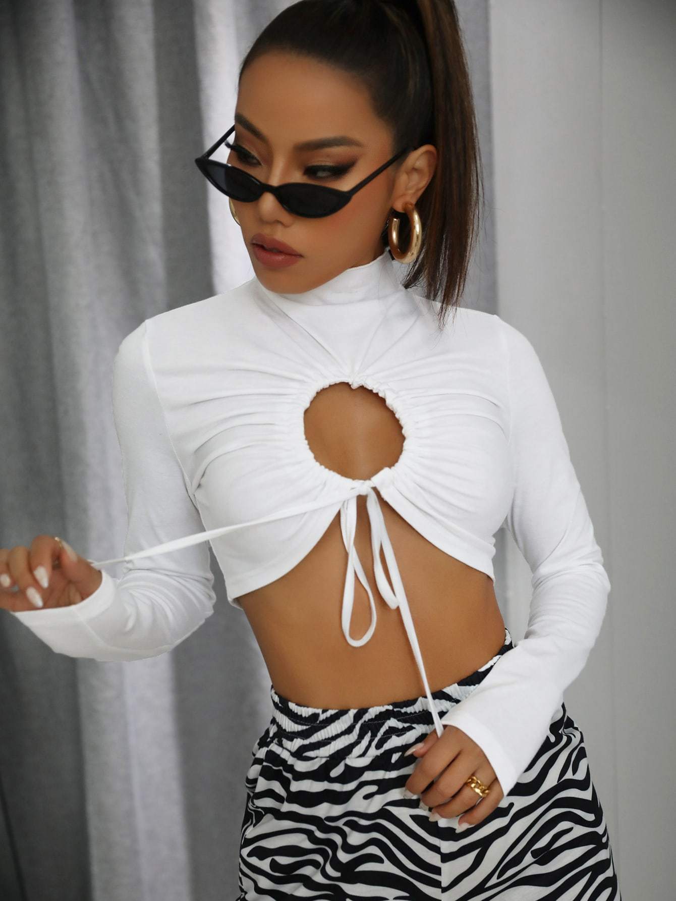 Stand Collar Mock Neck Drawstring Slim Fit Peekaboo Crop Top