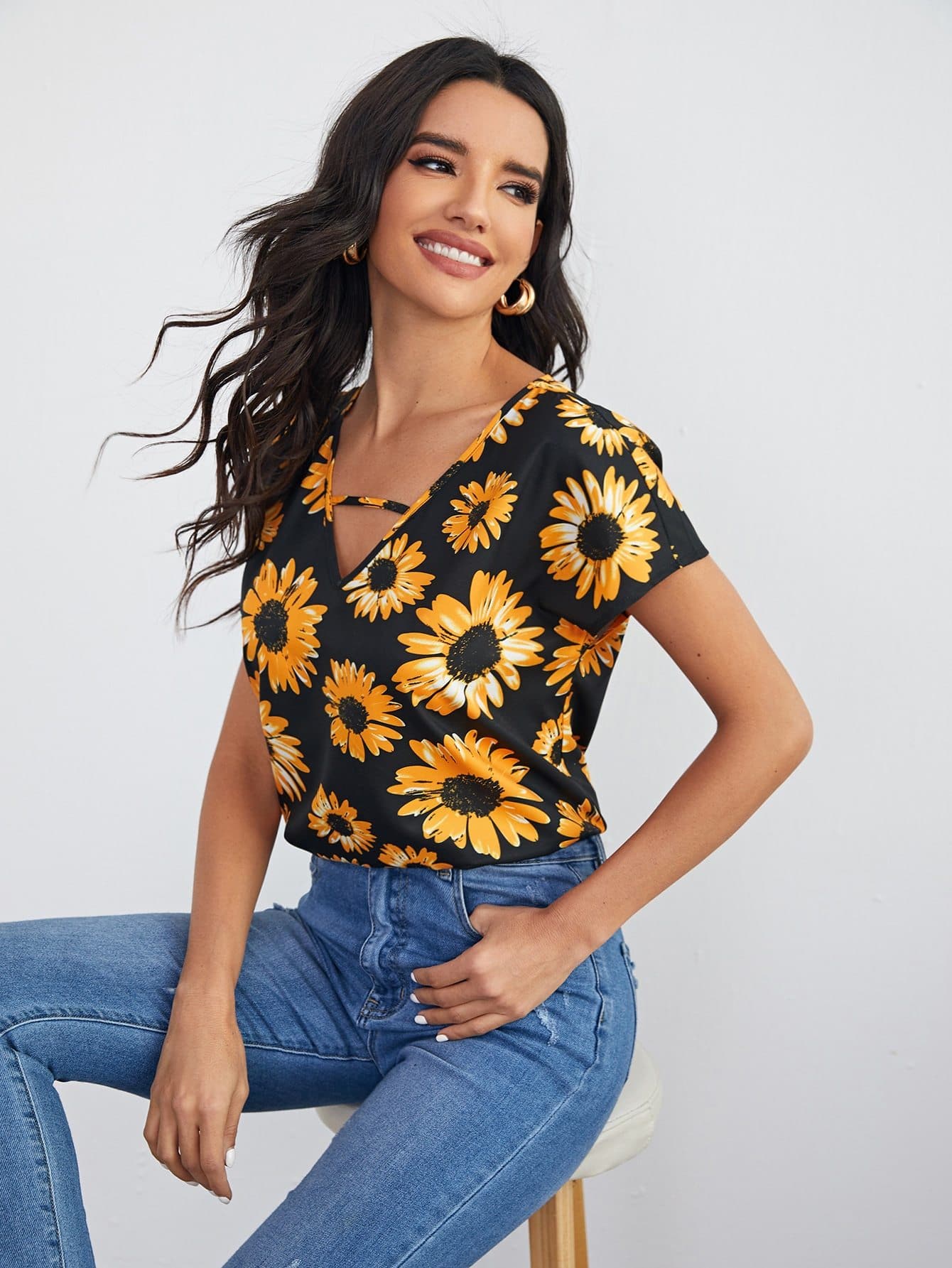 Batwing Sleeve Keyhole Neck Sunflower Print Top