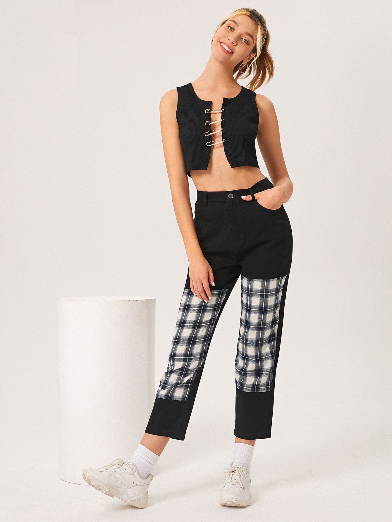 Round Neck Paper Clip Front Rib-knit Tank Top
