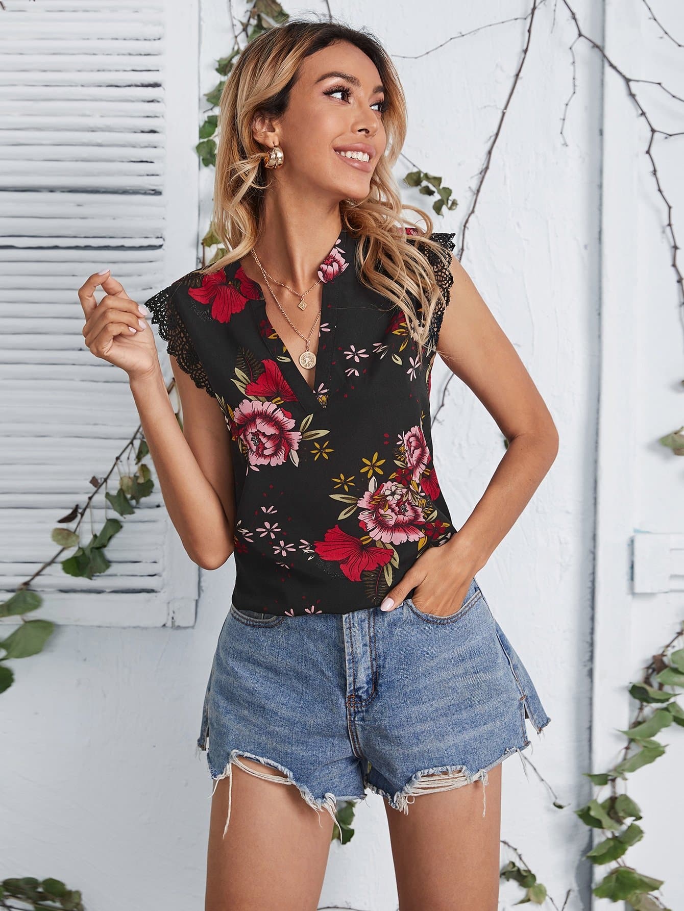 Sleeveless Lace Scallop Edge Floral Top