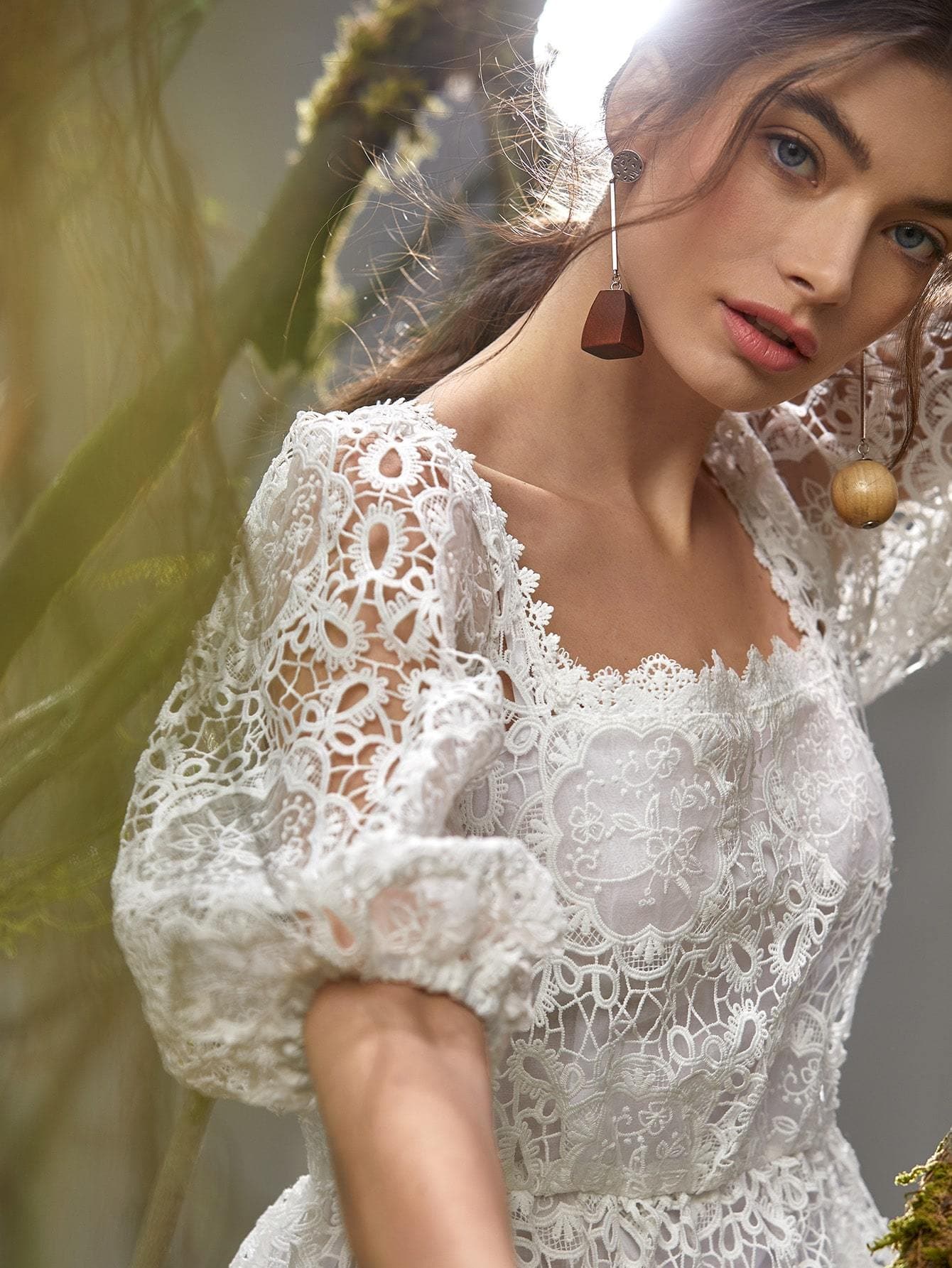 White Square Neck Lantern Sleeve Lace Dress Without Belt
