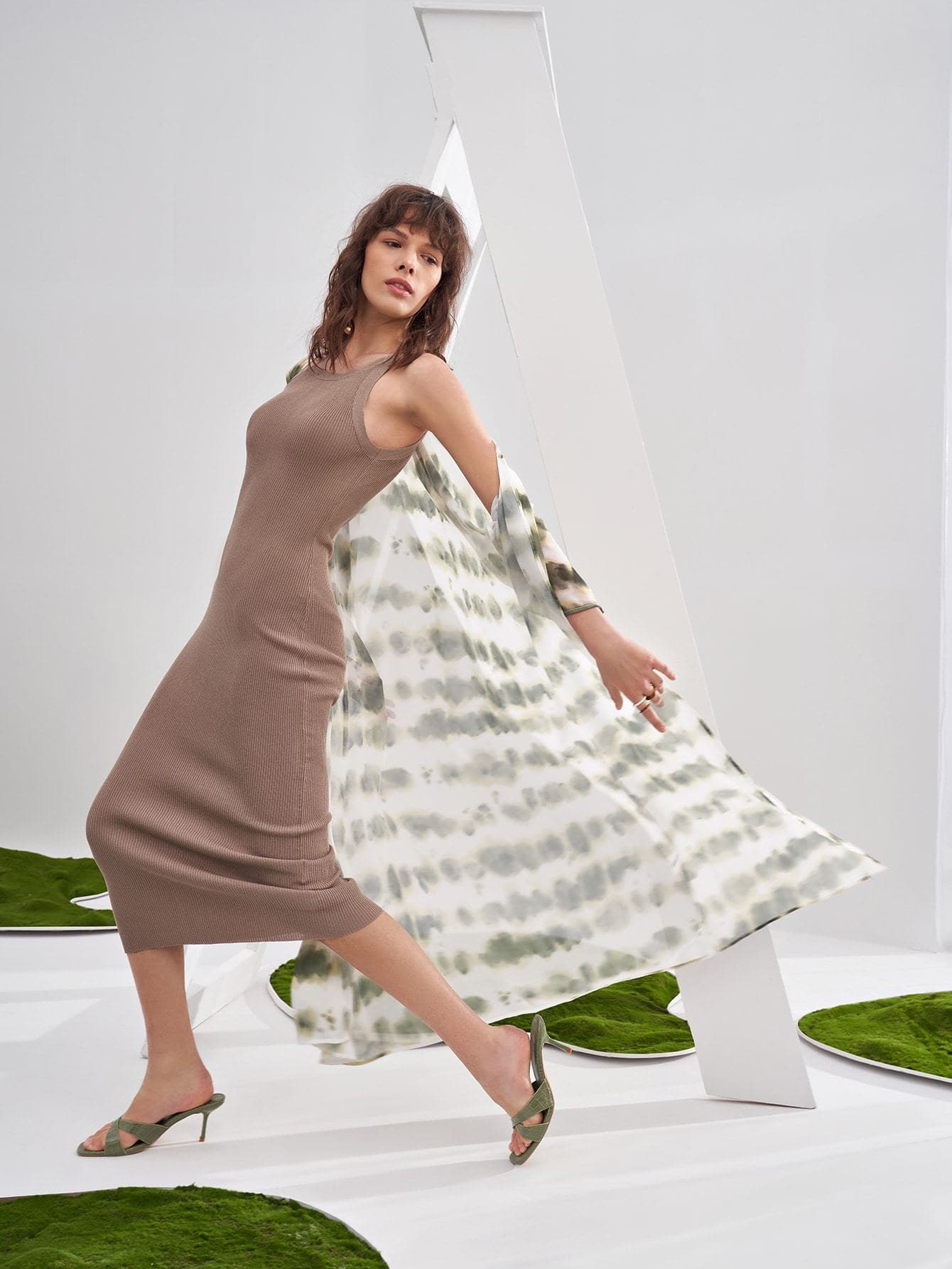 Round Neck Sleeveless Solid Slim Fit Jumper Dress