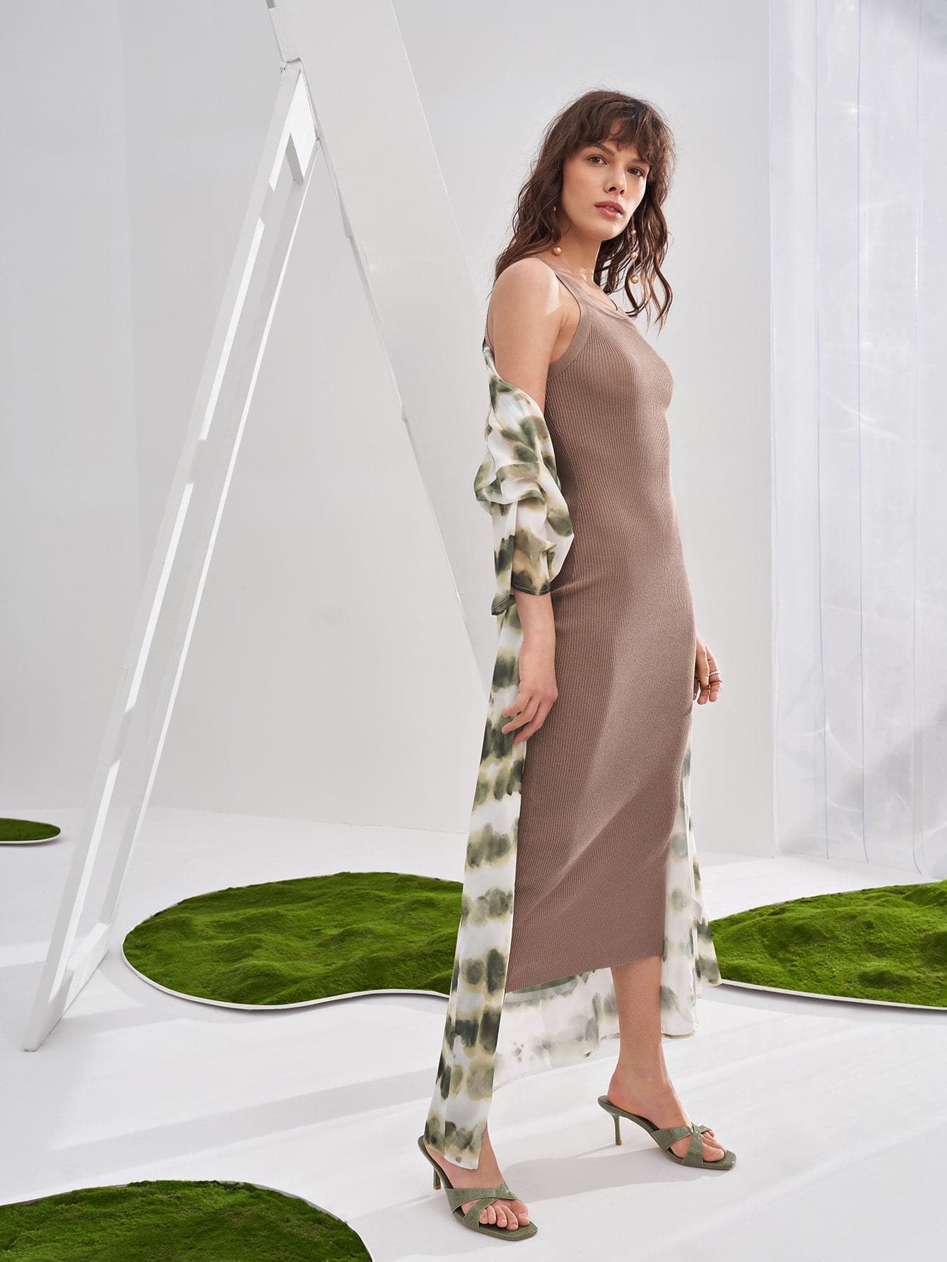 Round Neck Sleeveless Solid Slim Fit Jumper Dress