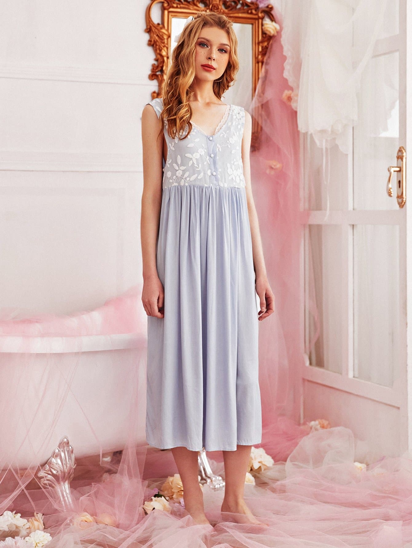 Floral Embroidery V-Neck Sleepwear Night Dress and Tie Front Robe