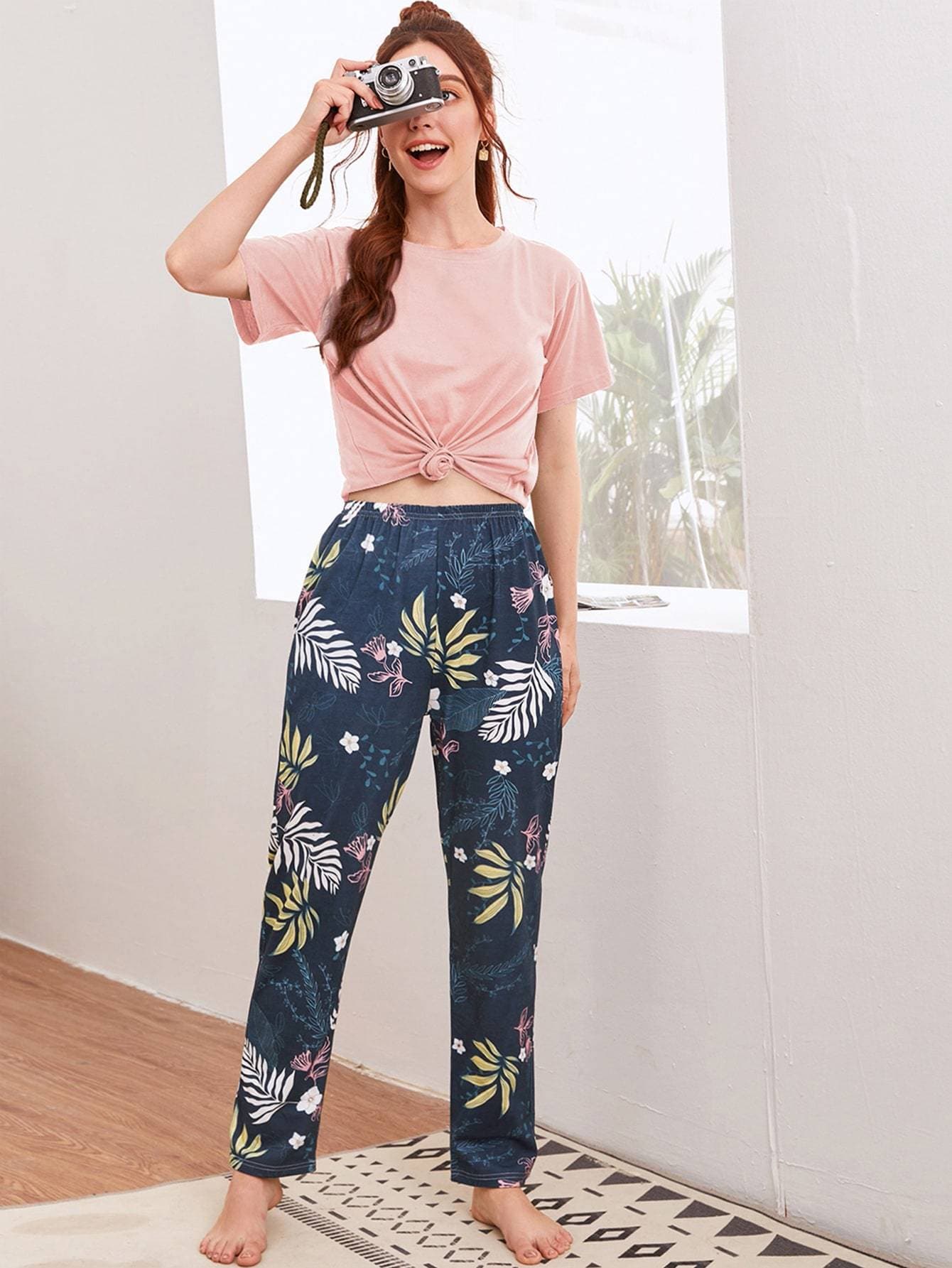 Round Neck Plants Print Pyjama Sleepwear Set