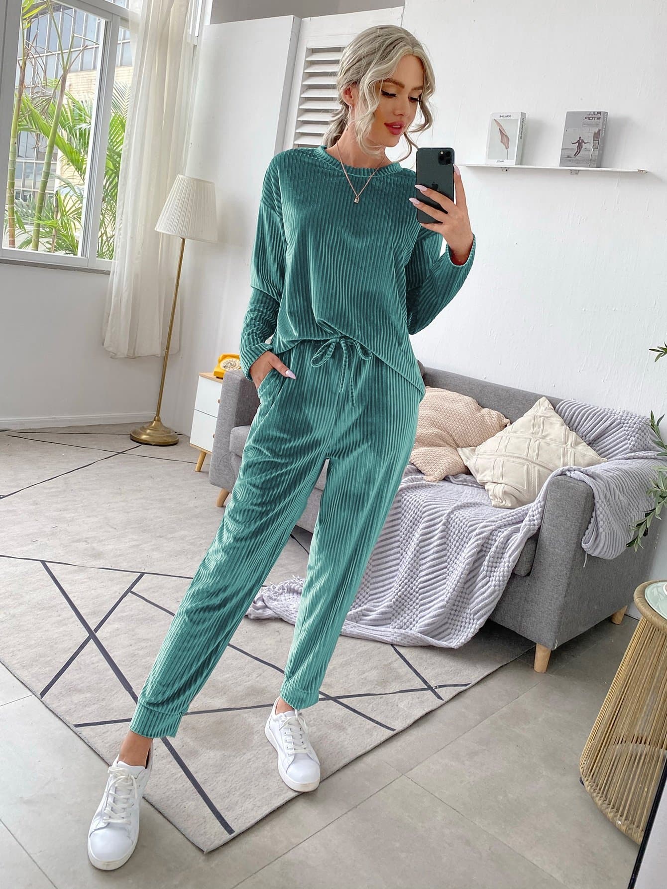 Round Neck Drop Shoulder Velvet Lounge Sleepwear Set