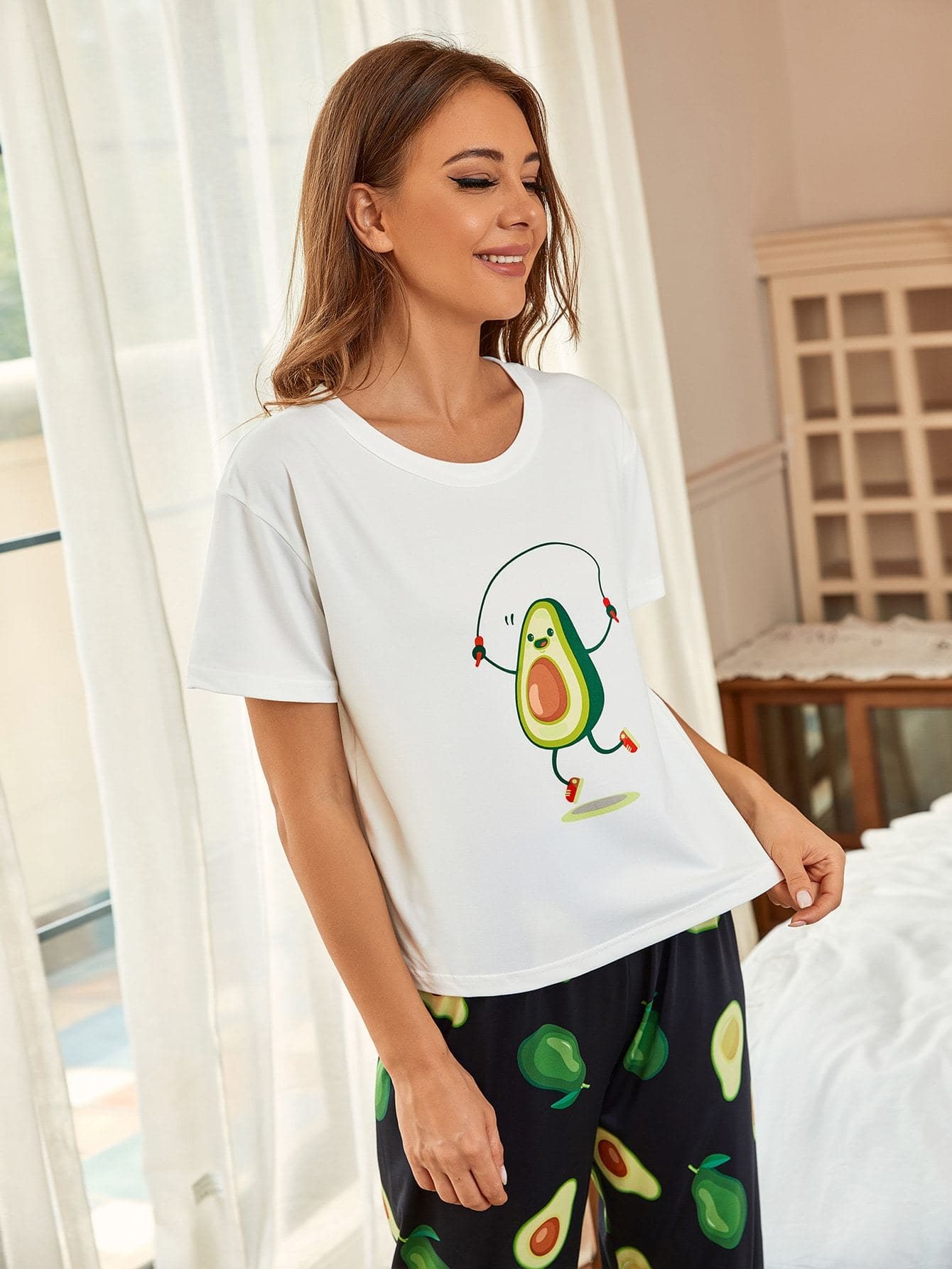 Round Neck Cartoon Avocado Print Pyjama Sleepwear Set