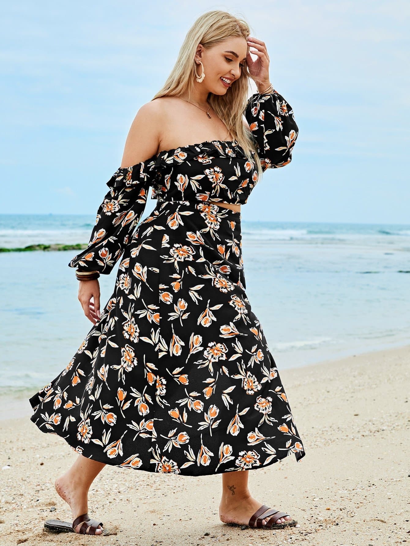 Plus Allover Floral Print Off Shoulder Lantern Sleeve Crop Top and Split Thigh Skirt Set