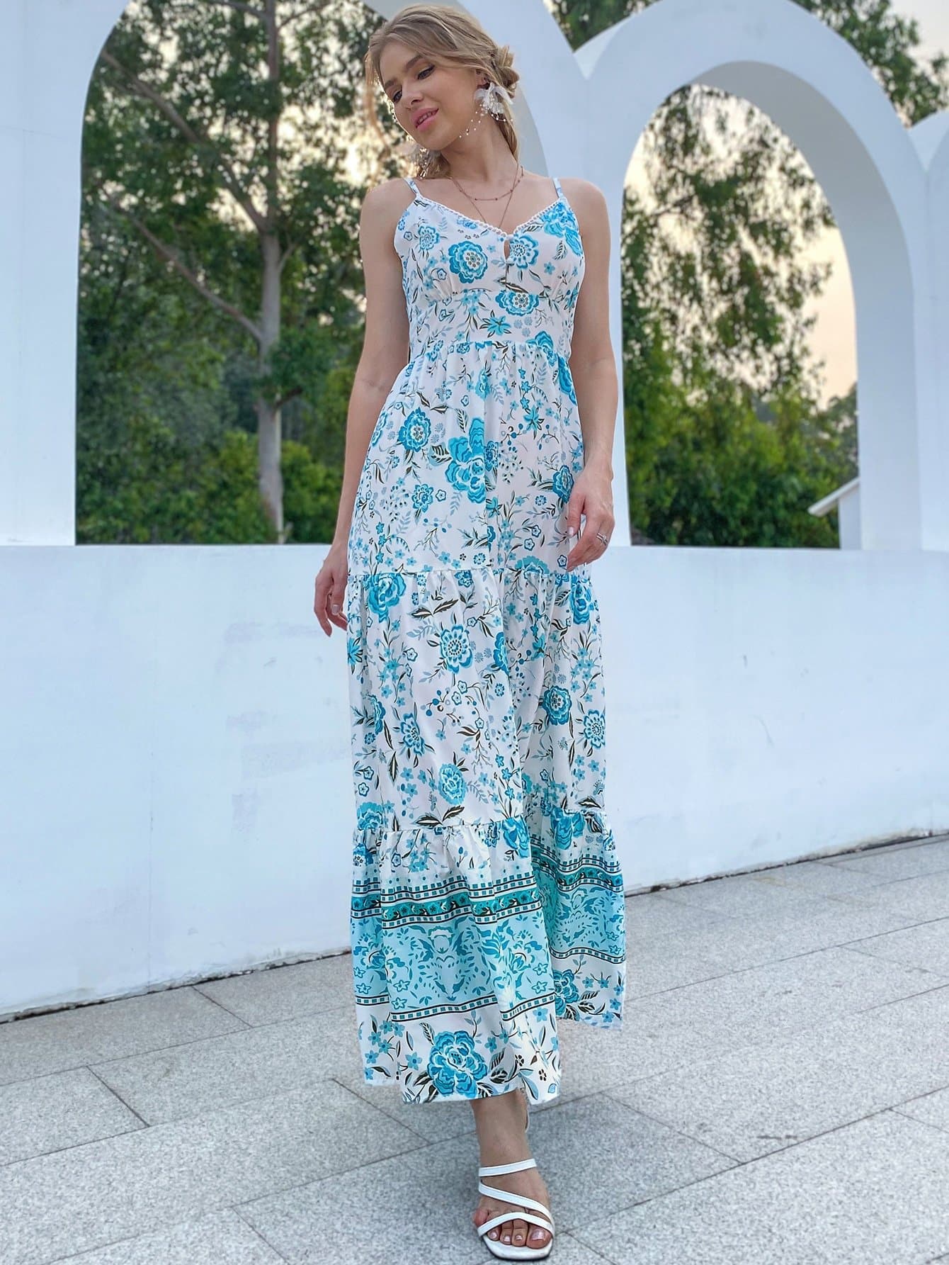 Contrast Lace Sleeveless Floral Tie Backless Cami Dress