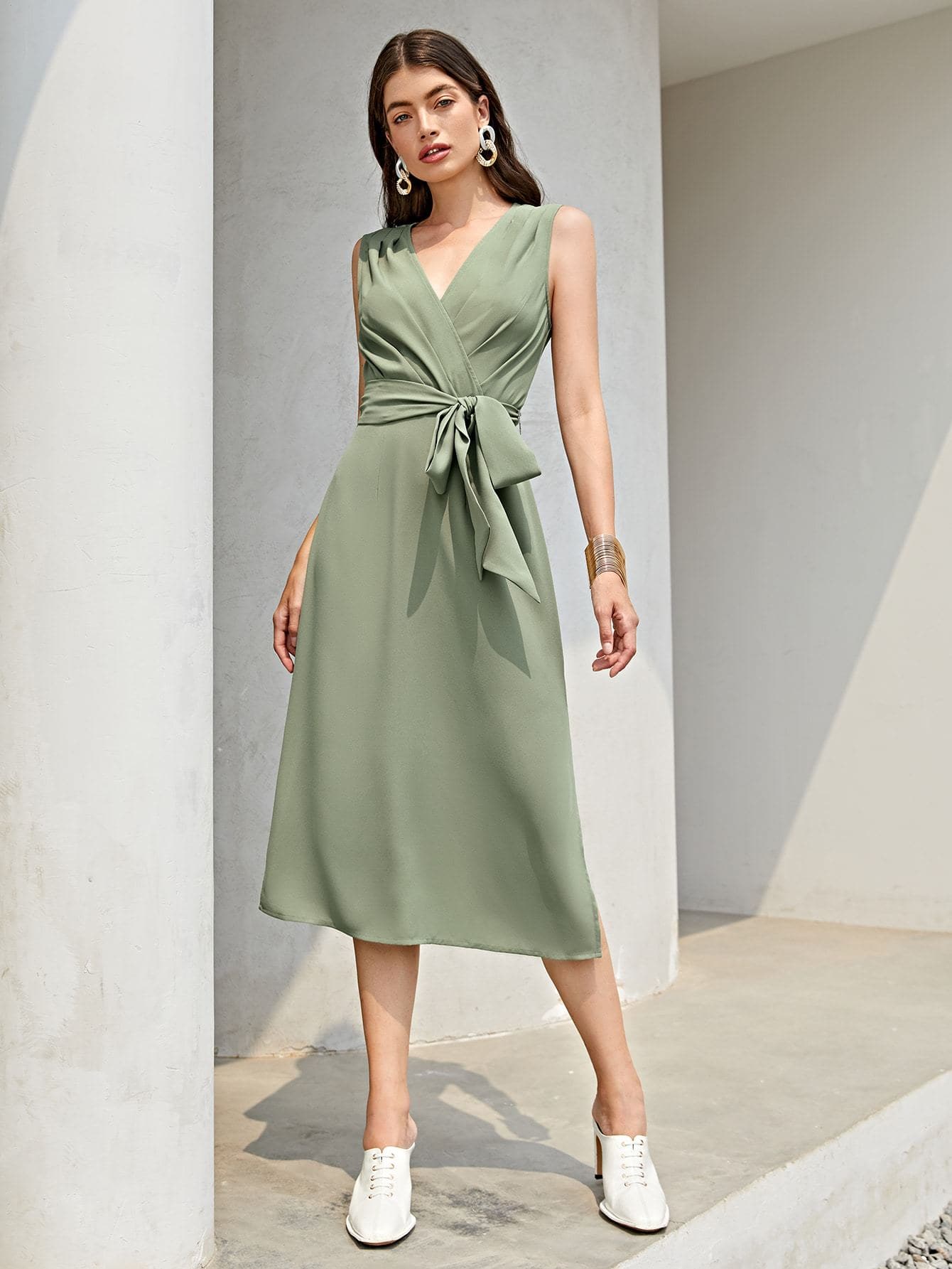 Green Surplice V-Neck Belted Split Thigh Sleeveless Dress Wear.Style Green Surplice V-Neck Belted Split Thigh Sleeveless Dress Wear.Style