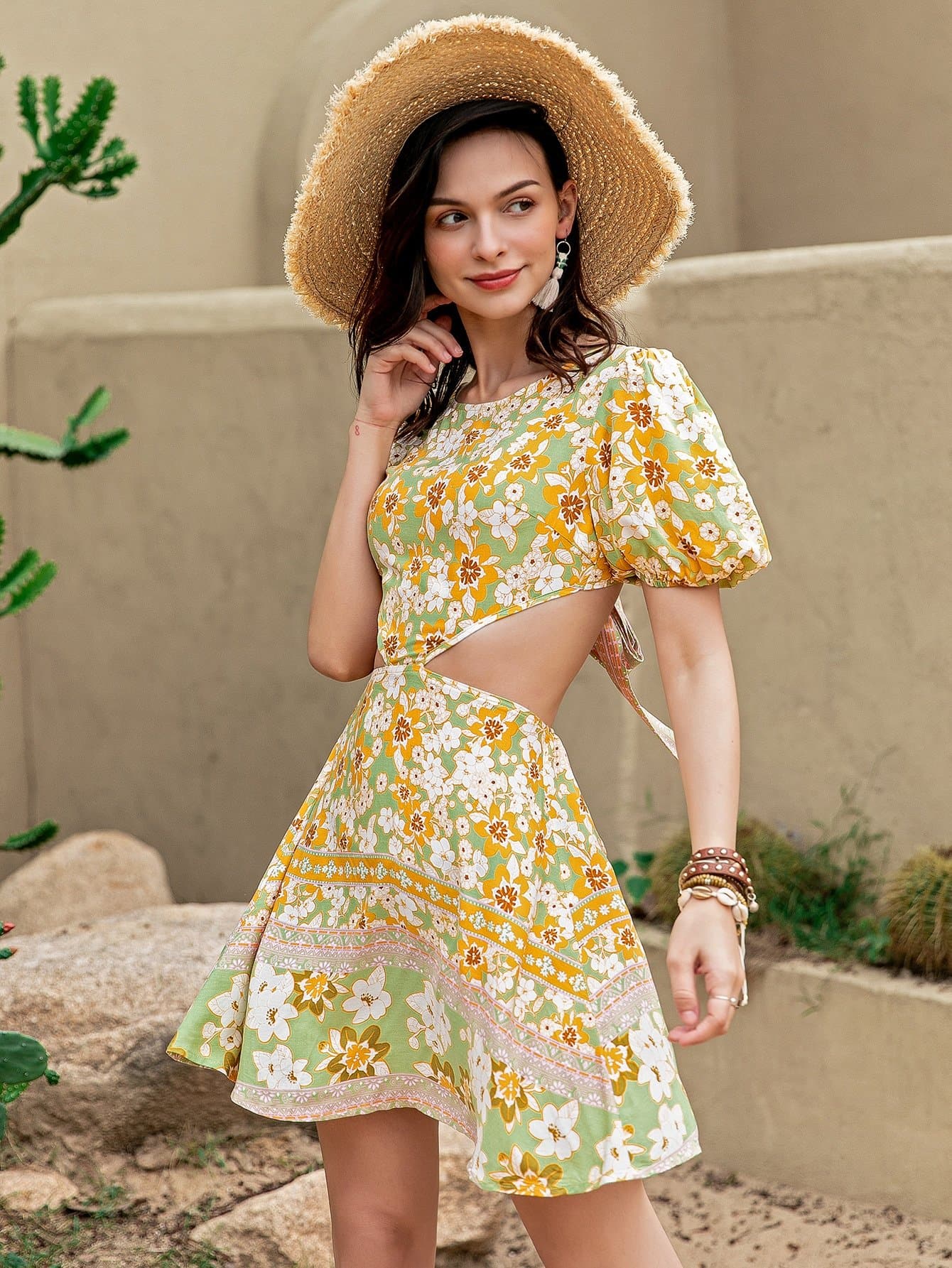 Round Neck Puff Sleeve Tied Backless Floral Mini Dress