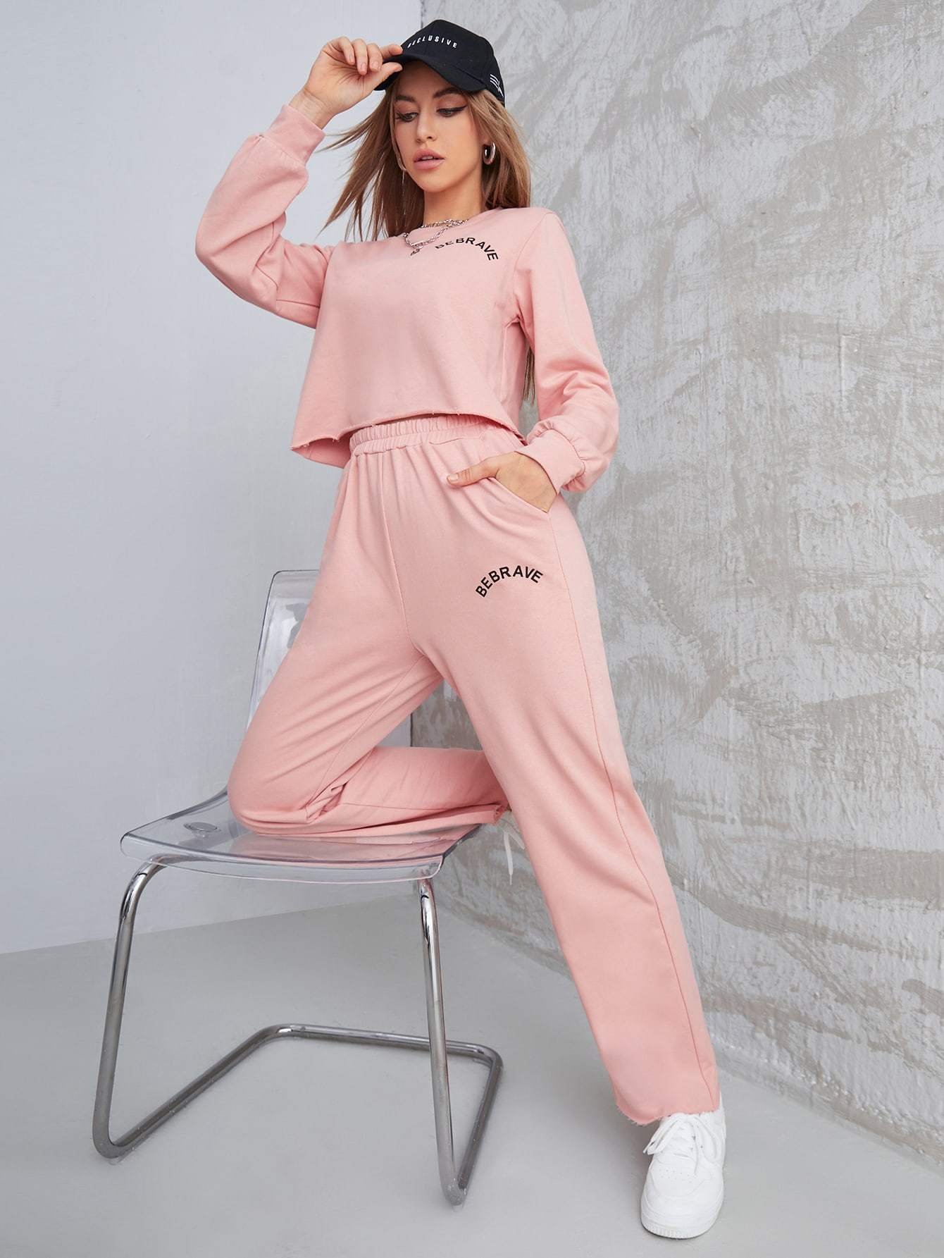 Pink Round Neck Letter Graphic Crop Sweatshirt With Sweatpants