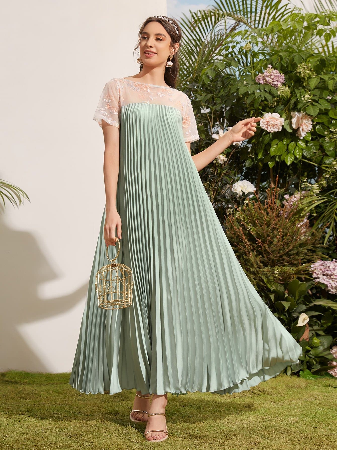 Round Neck Embroidery Mesh Yoke Pleated Dress