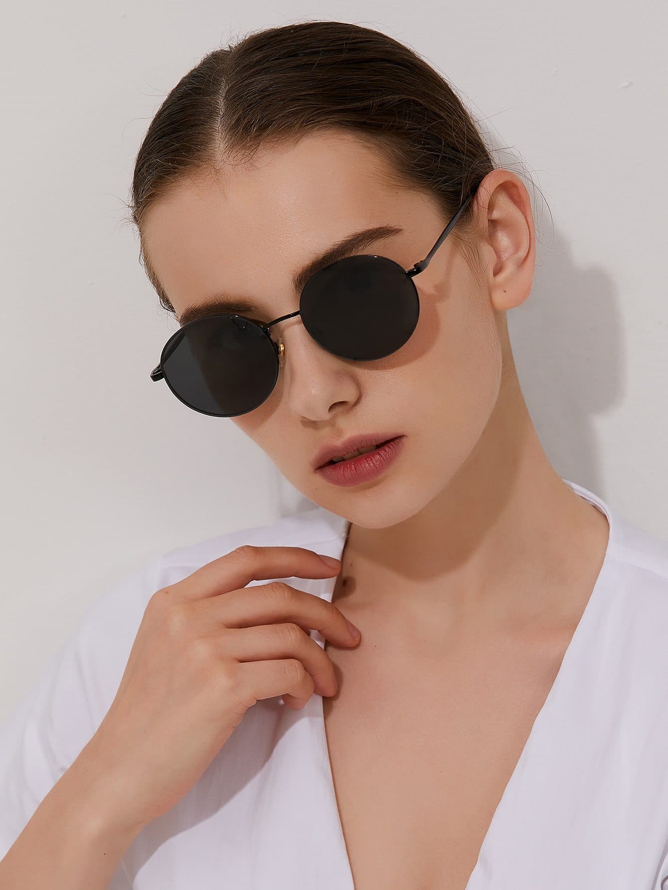 Round Black Frame UV Protected Sunglasses