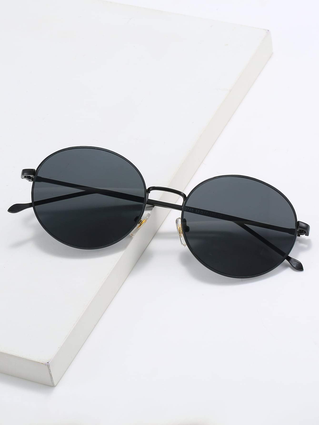Round Black Frame UV Protected Sunglasses