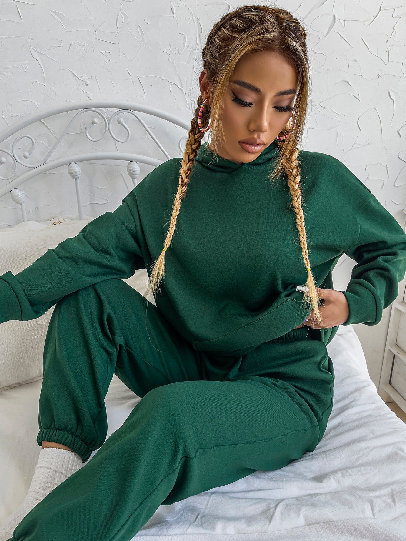 Dark Green Solid Drop Shoulder Hoodie and Sweatpants