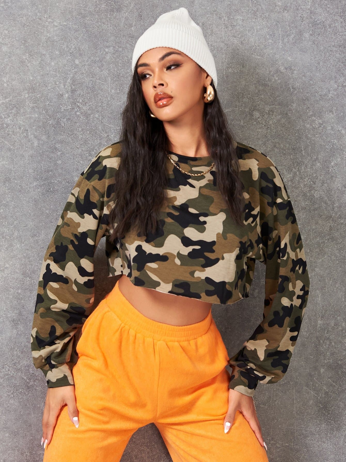Round Neck Camo Print Drop Shoulder Crop Pullover