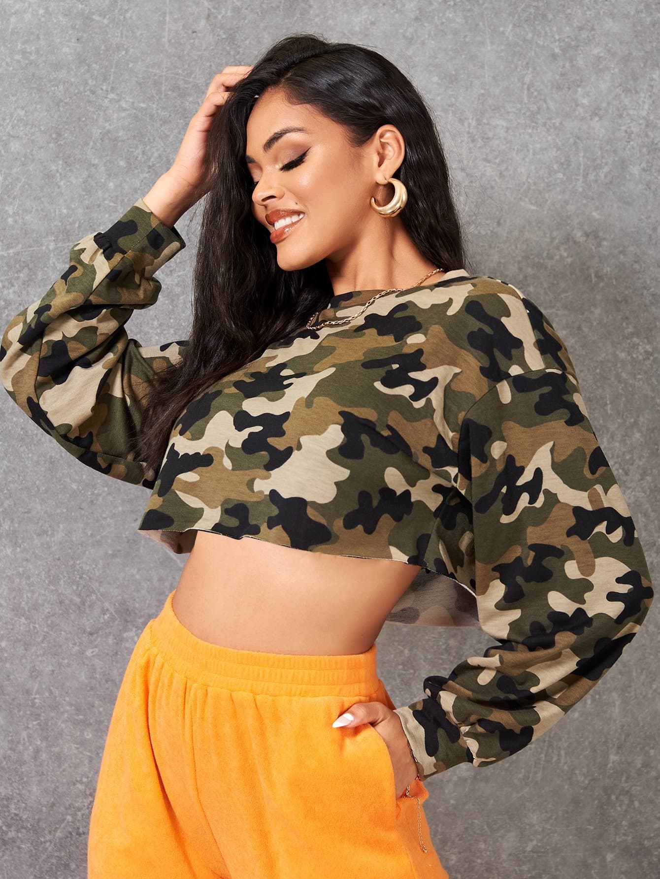 Round Neck Camo Print Drop Shoulder Crop Pullover