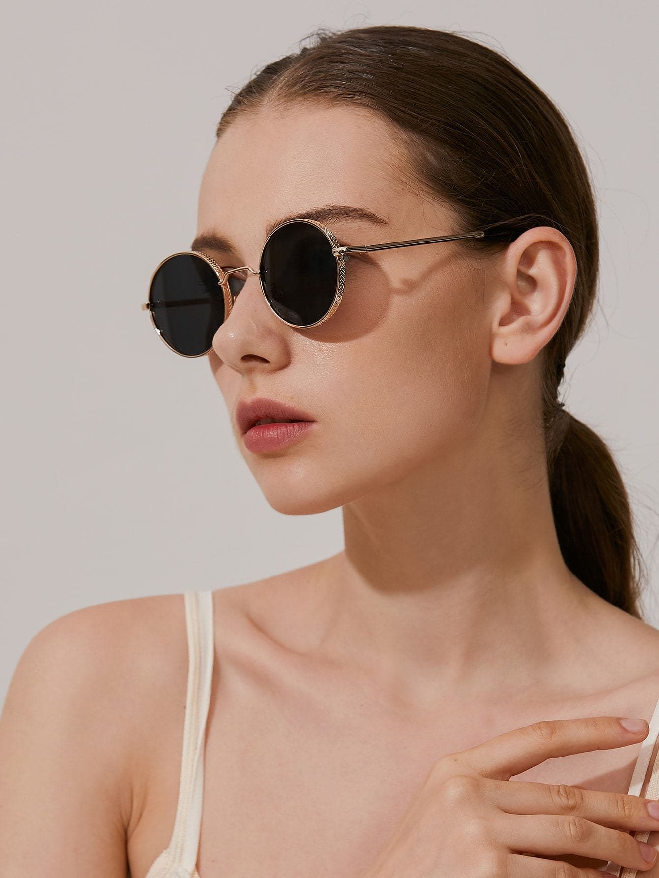 Gold Metal Frame Round UP Protected Sunglasses