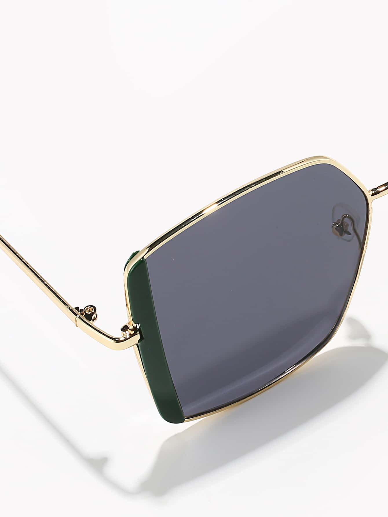 Gold Metal Frame UV Protected Sunglasses