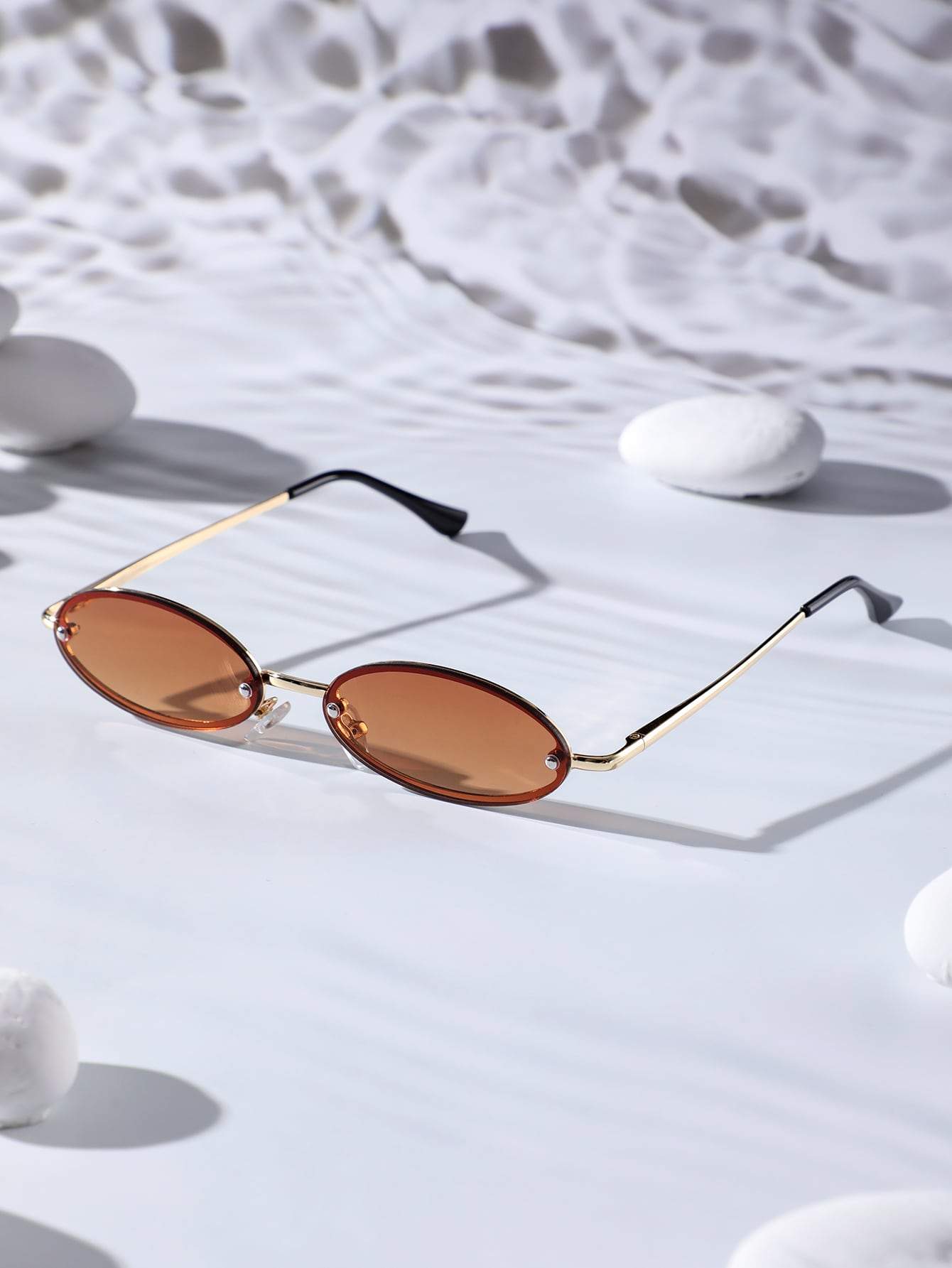 Oval Metal Frame UV Protected Sunglasses