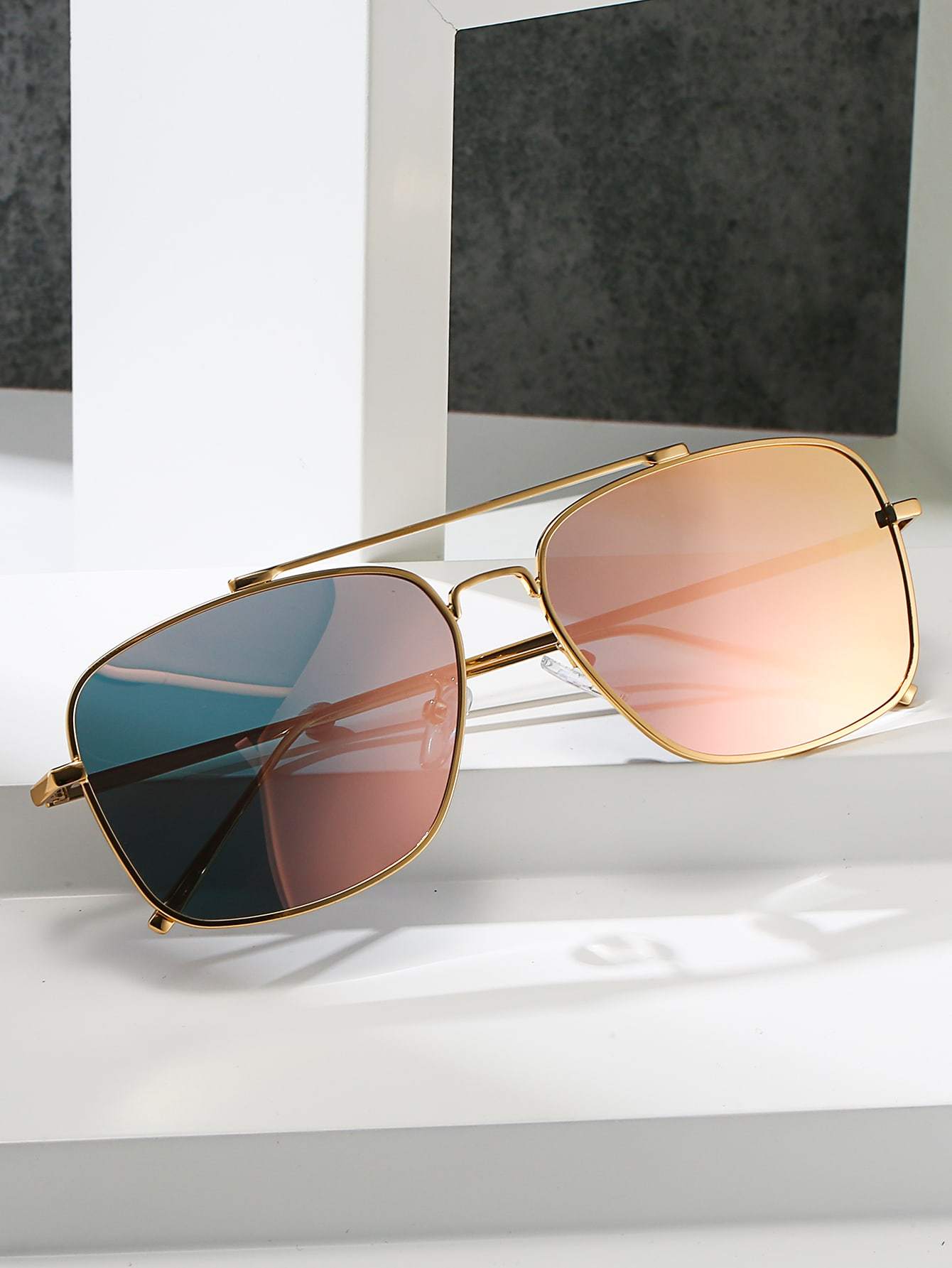 Gold Metal Frame Polarized UV Protected Sunglasses