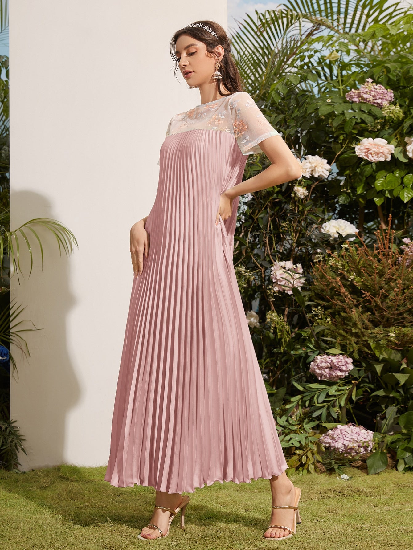 Round Neck Embroidery Mesh Yoke Pleated Dress