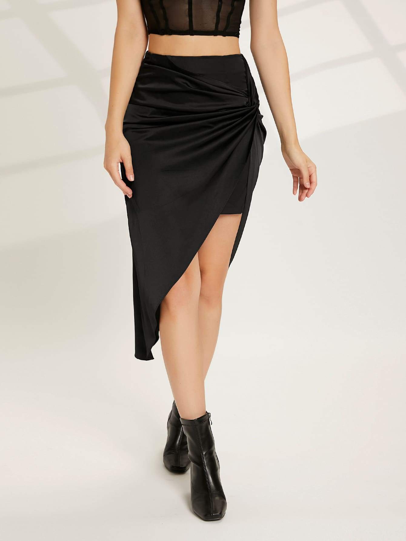 Black Solid Twist Side Asymmetrical Hem High Waist Skirt