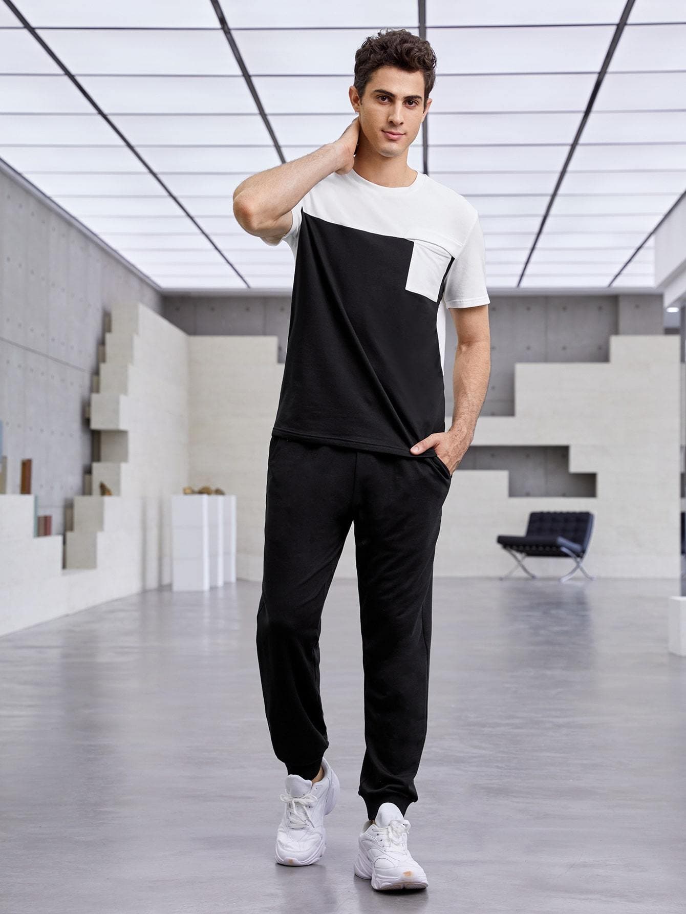 Black White Round Neck Colorblock Pullover and Joggers Set