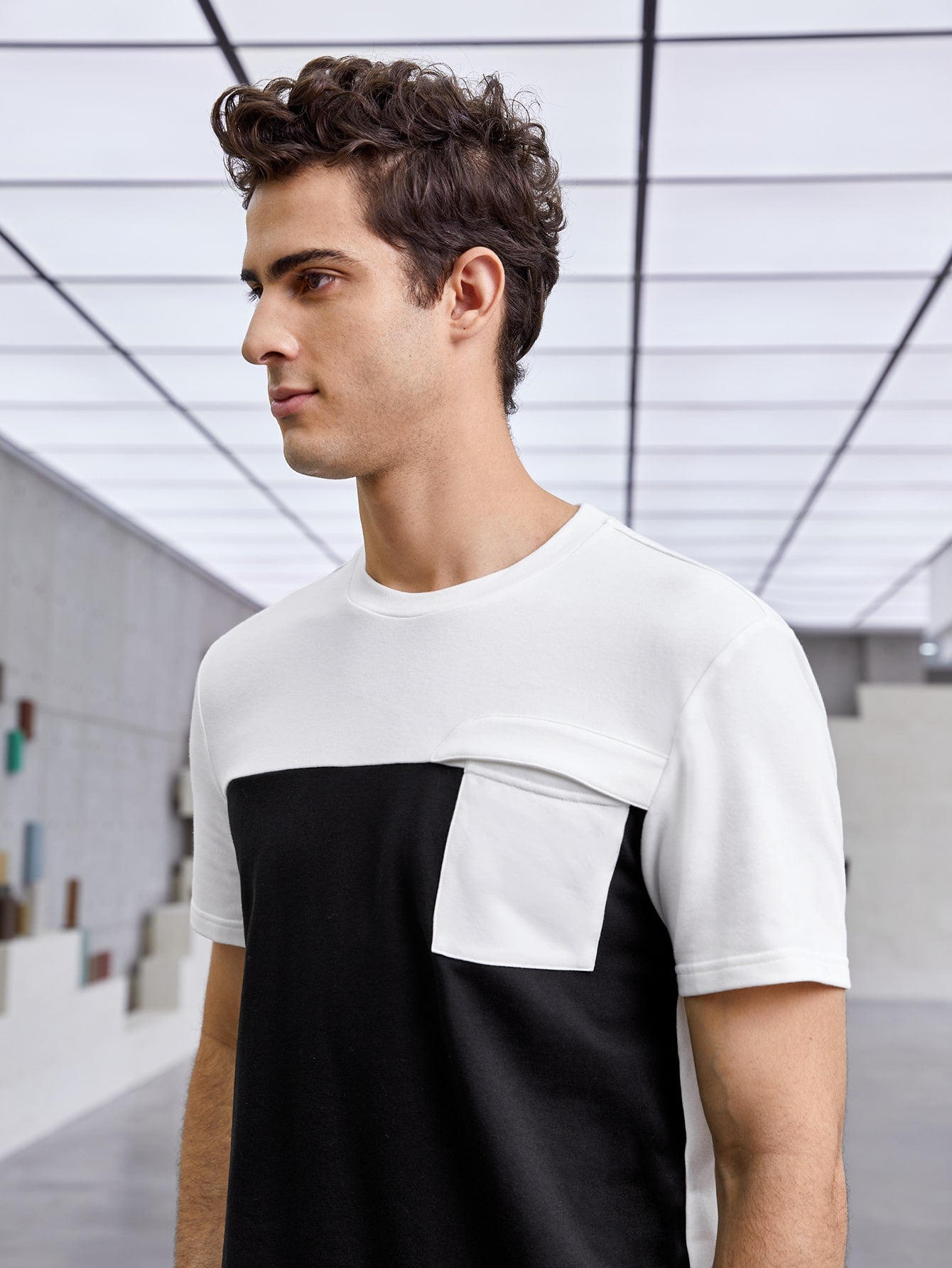 Black White Round Neck Colorblock Pullover and Joggers Set