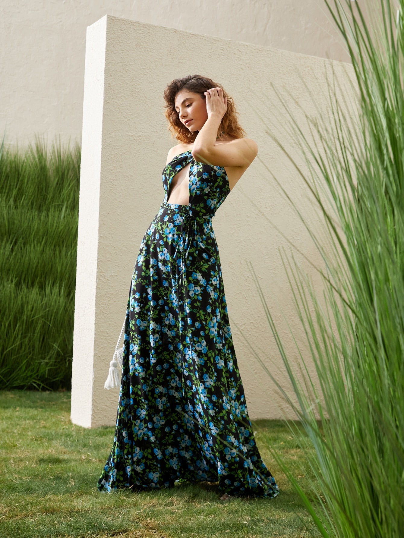 Tie Backless Peekaboo Front Plants Print High Waist Maxi Halter Dress Wear.Style Tie Backless Peekaboo Front Plants Print High Waist Maxi Halter Dress Wear.Style