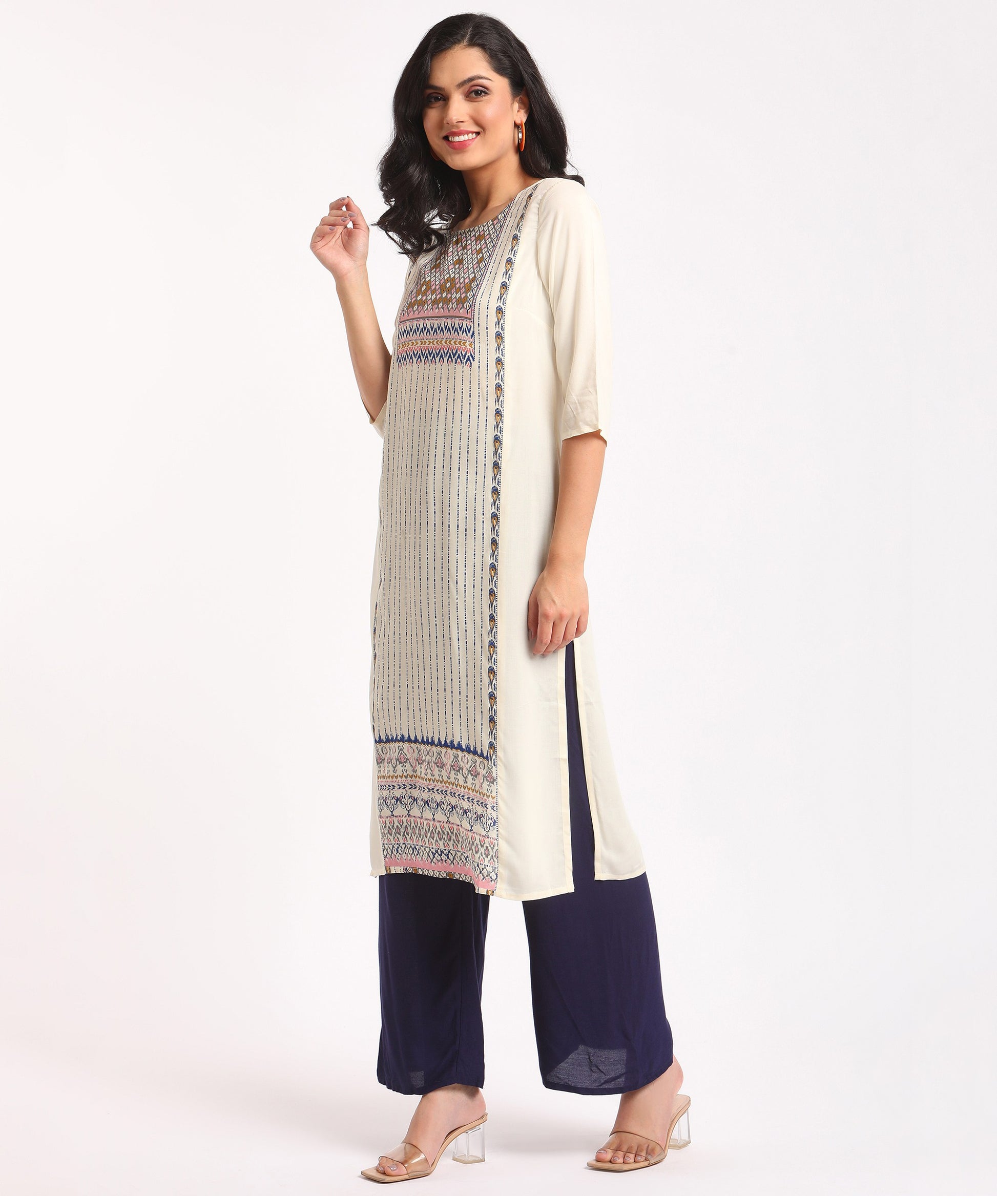 Round Neck Three Fourth Sleeve Printed Straight Kurta